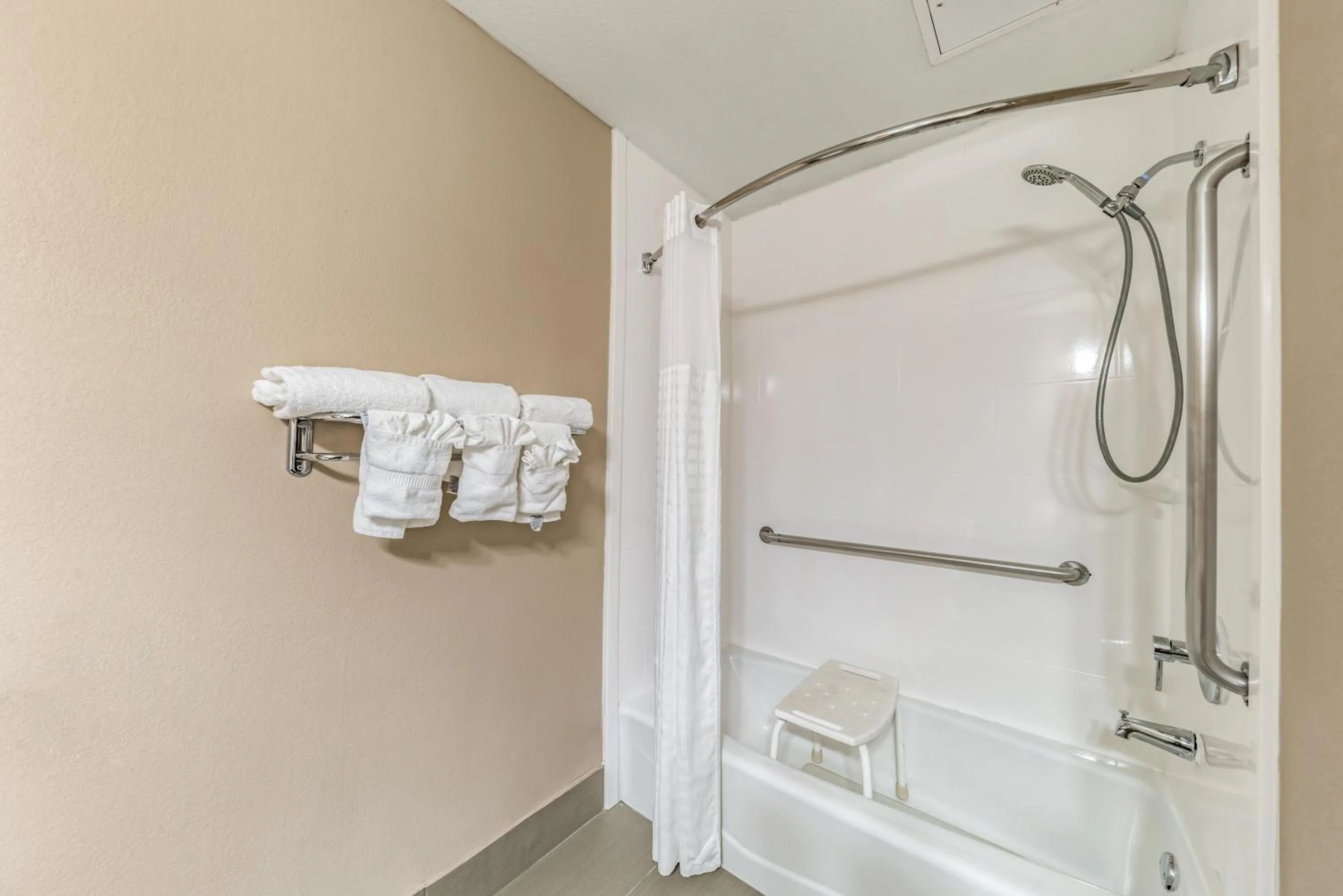 King Room - Accessible/Non-Smoking in Quality Inn West Plano - Dallas