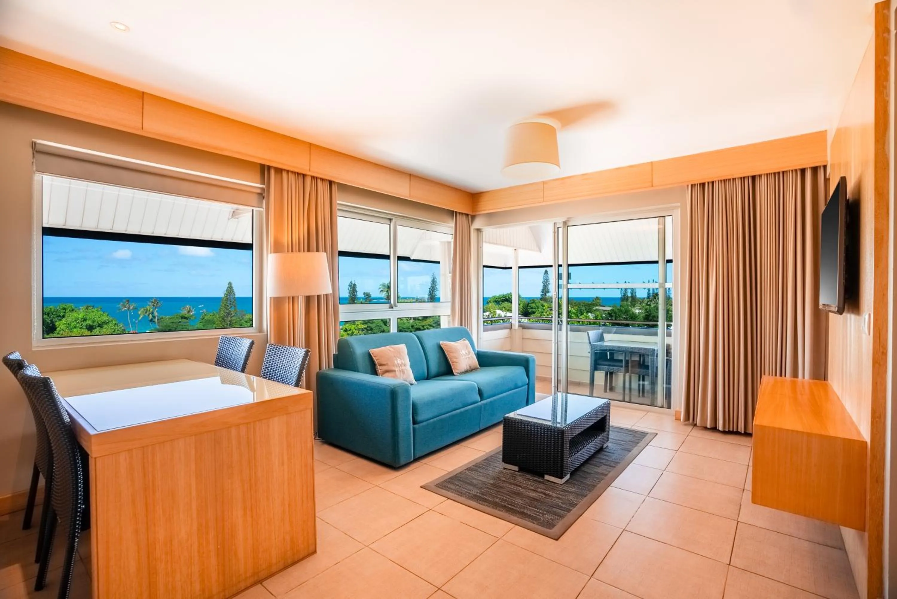 One-Bedroom Suite with Partial Sea View in Hôtel Le Lagon