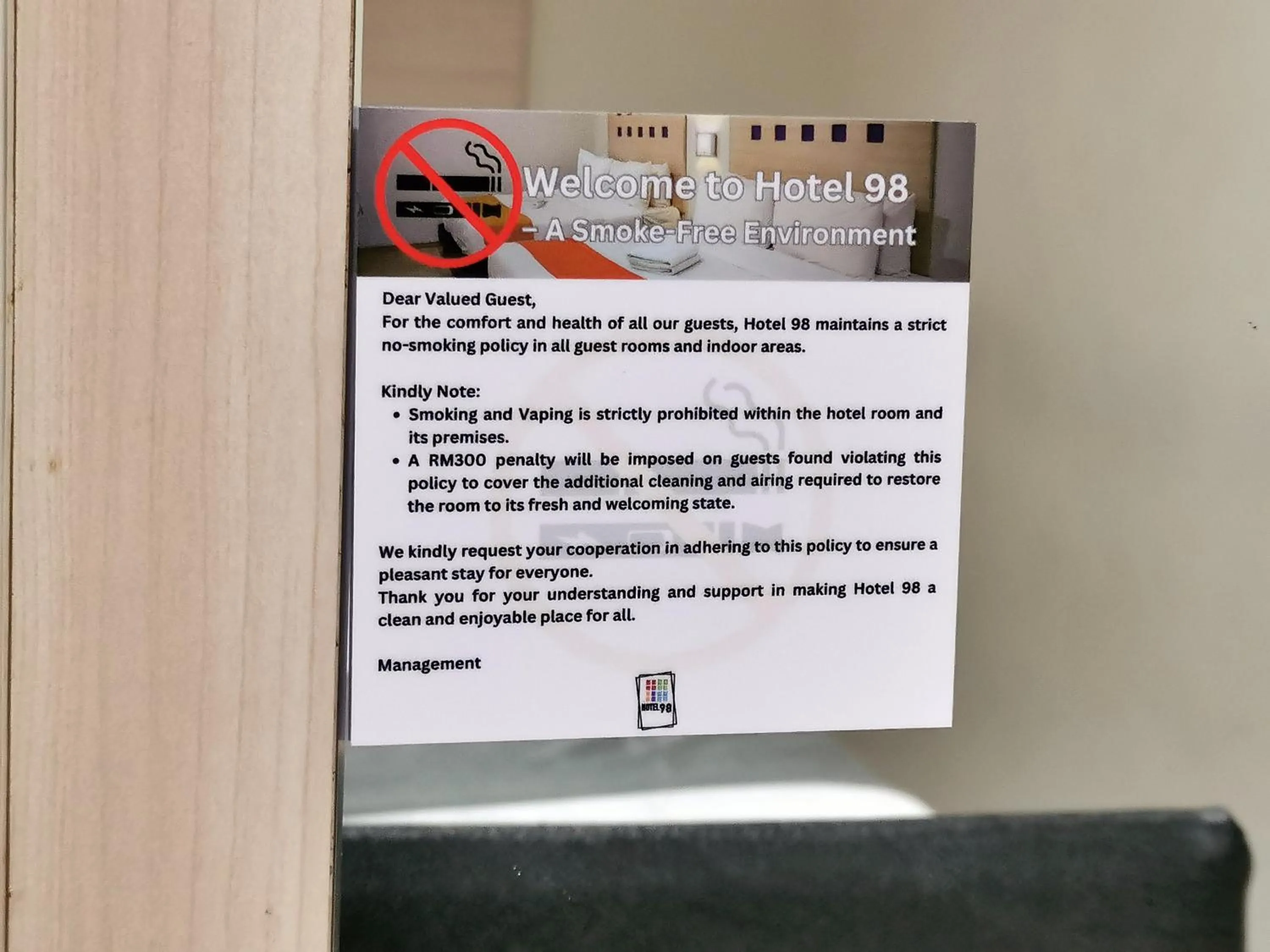 Standard Queen Room (No Window) in Hotel 98