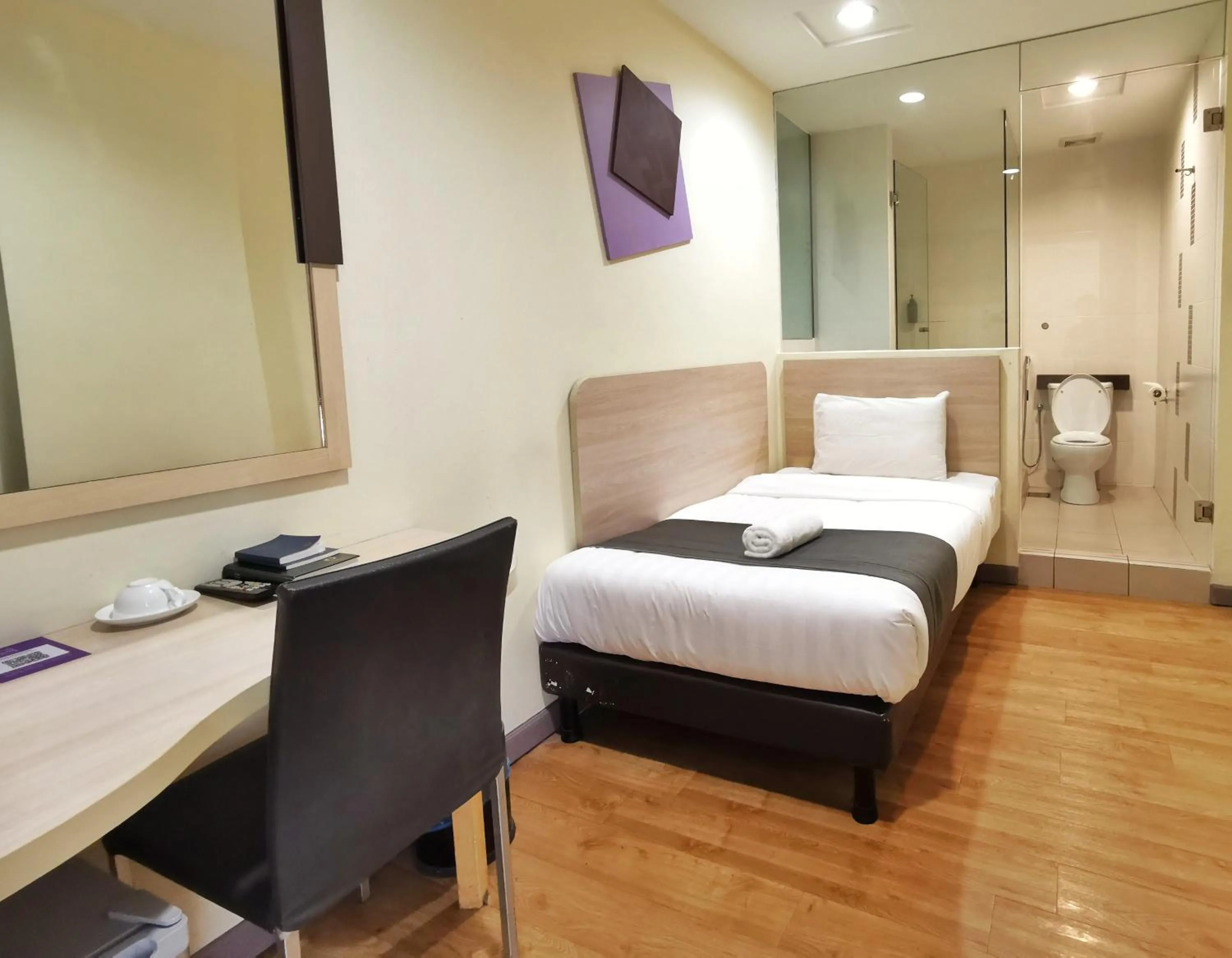 Standard Single Room (No Window) in Hotel 98