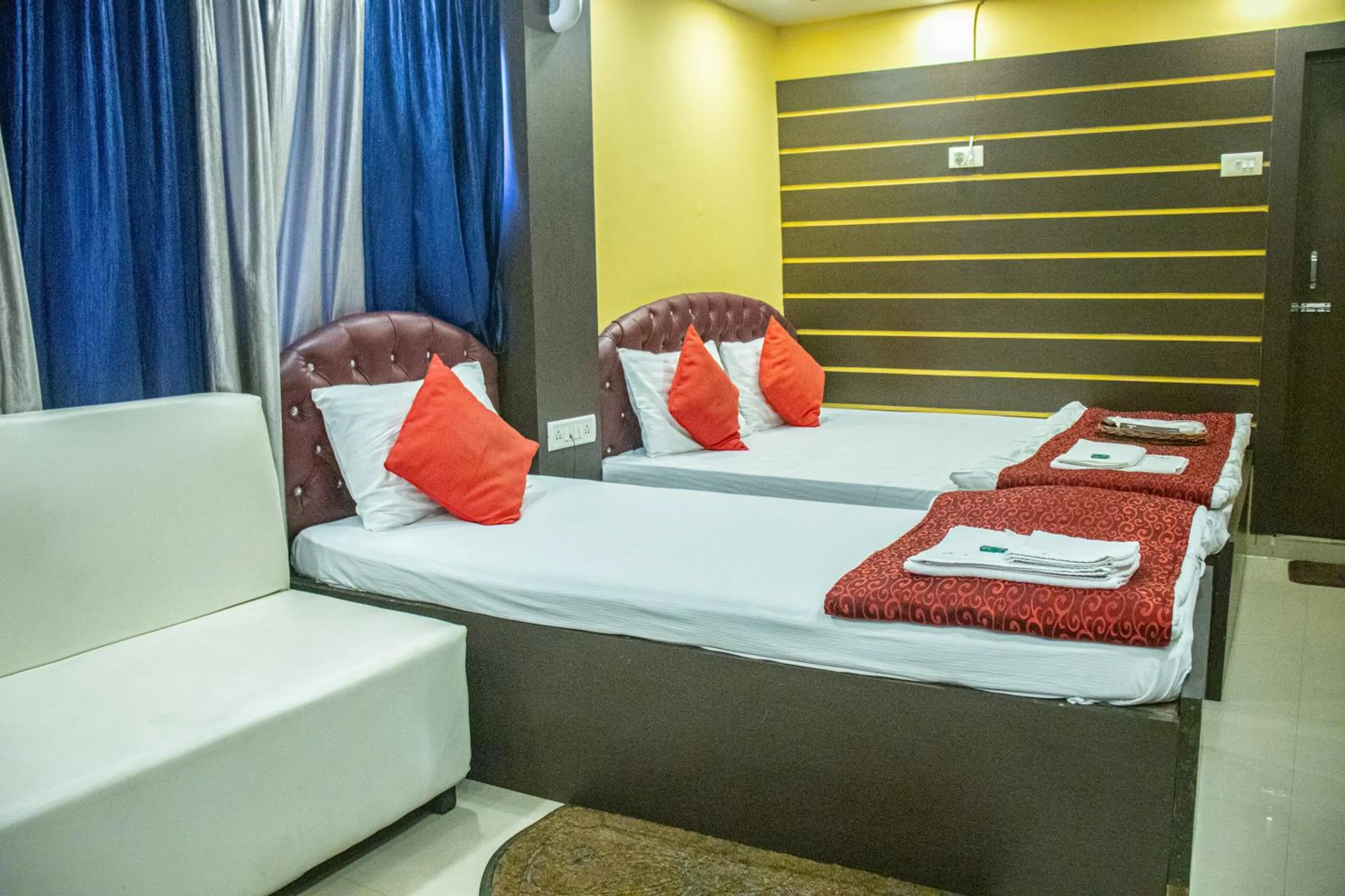 Luxury Triple Room in Babul Hotel