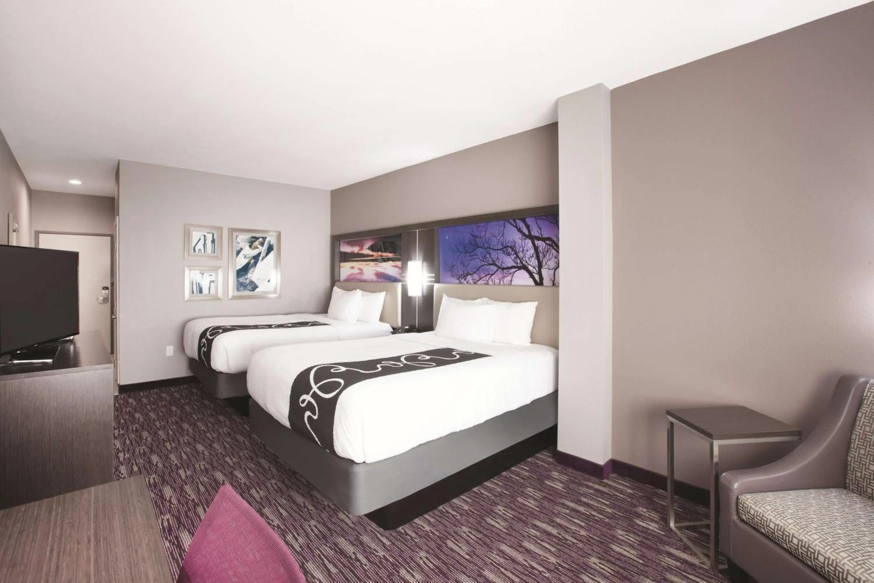 Queen Room with Two Queen Beds and Bath Tub - Mobility/Hearing Accessible - Non-Smoking in La Quinta by Wyndham Kingsville