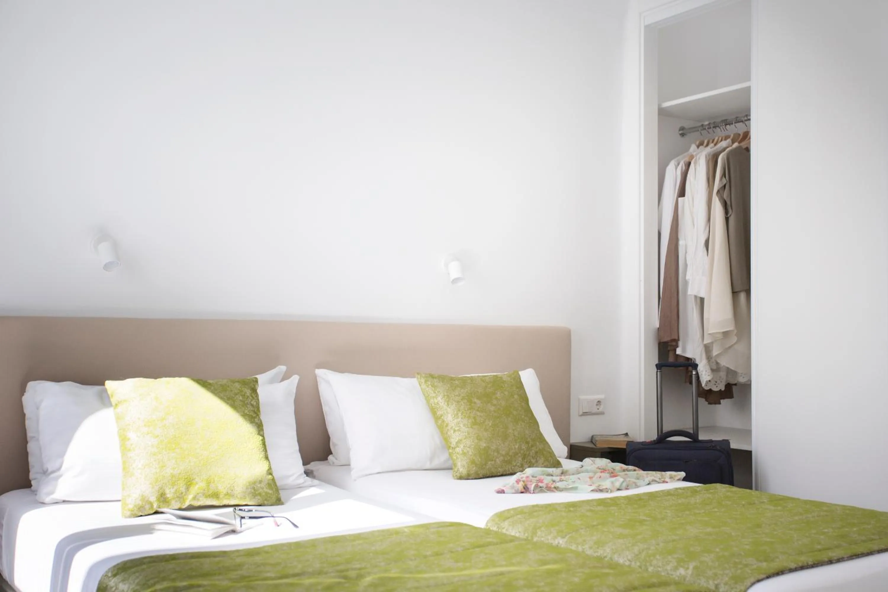 Two-Bedroom Apartment with Sea View - single occupancy in Apartamentos El Guarapo