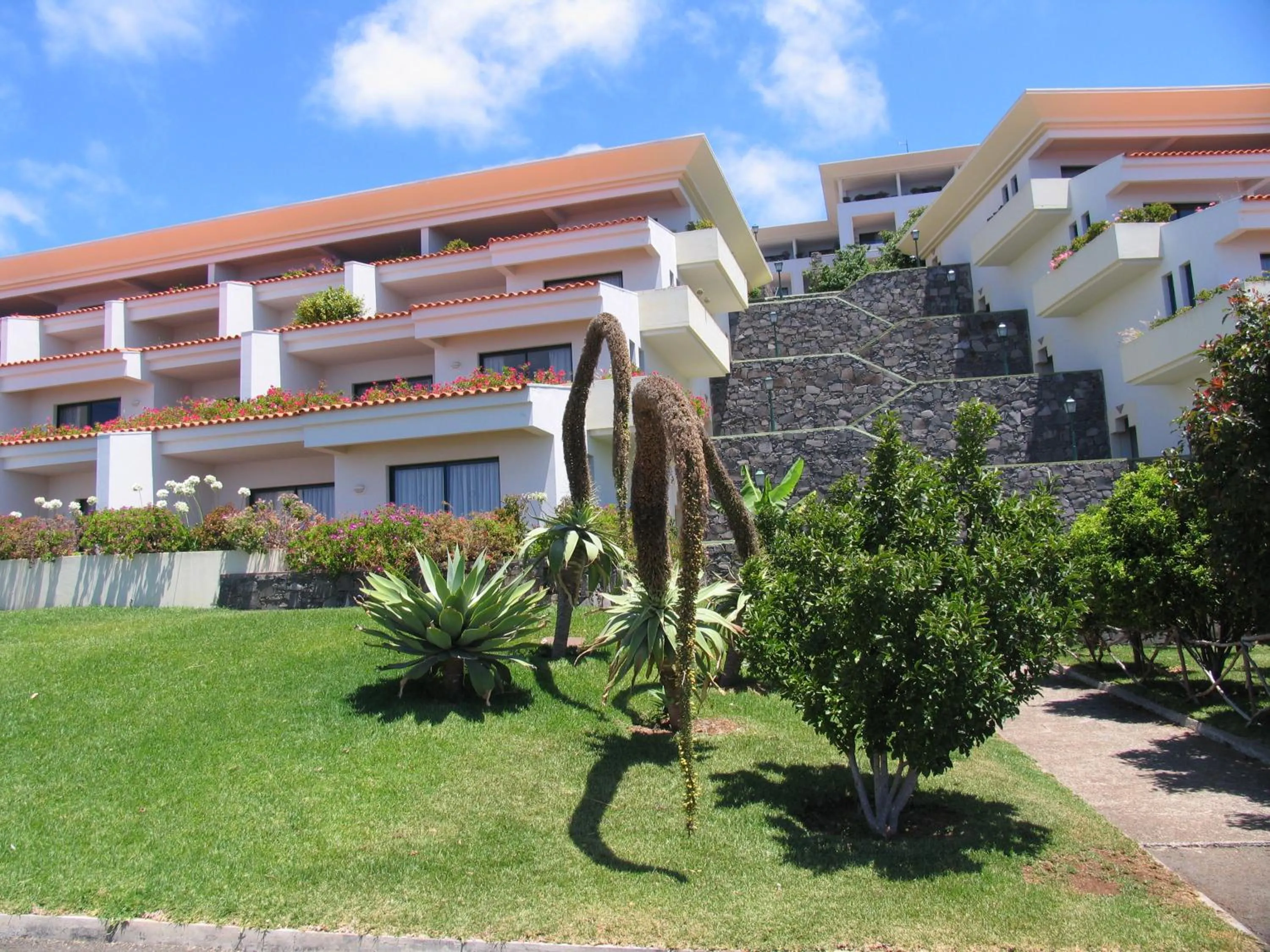 One-Bedroom Apartment with Balcony and Sea View in Hotel Jardim Atlantico