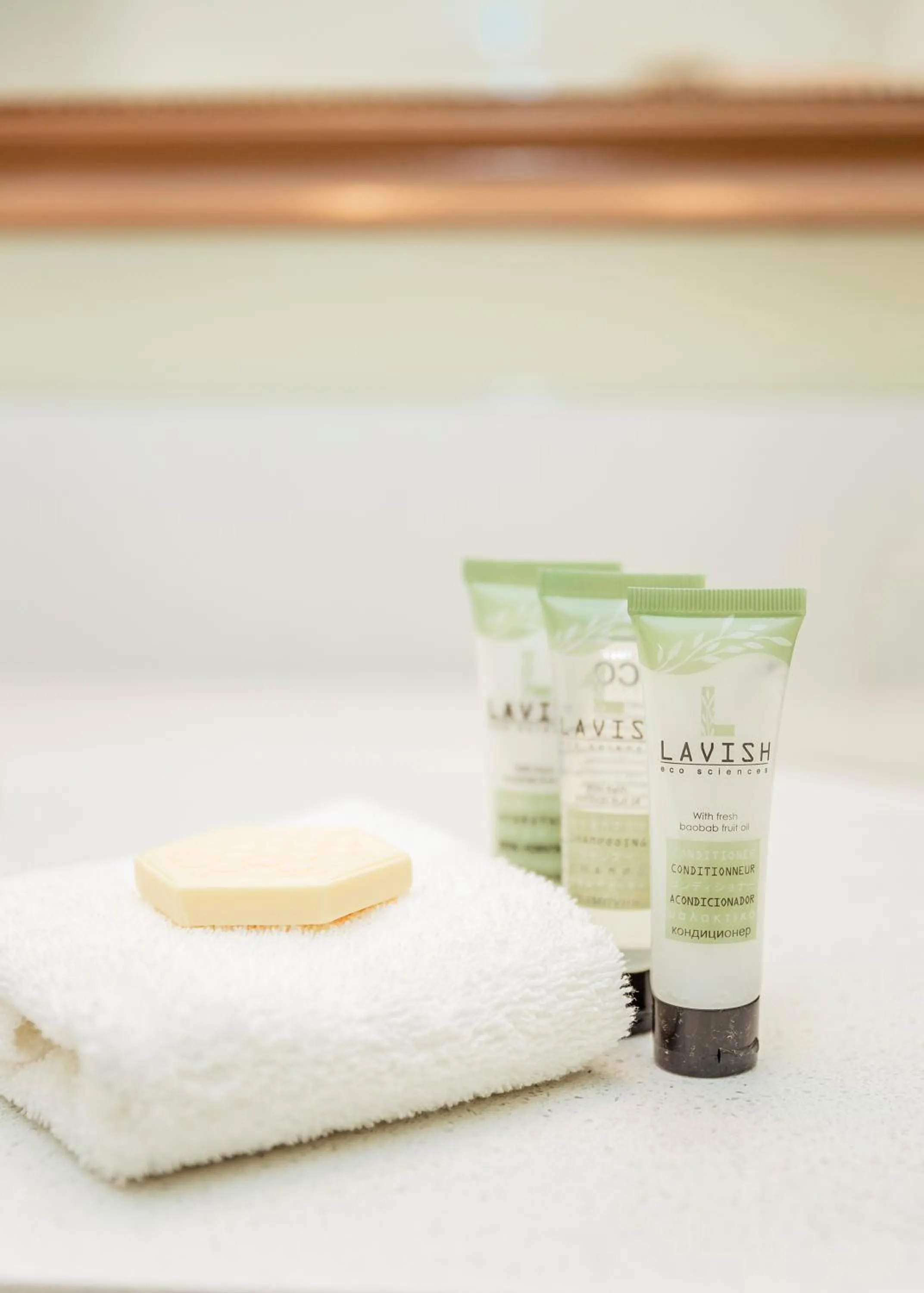 King Room with Walk-In Shower - single occupancy - Disability Access/Non-Smoking in Service Plus Inns and Suites Calgary