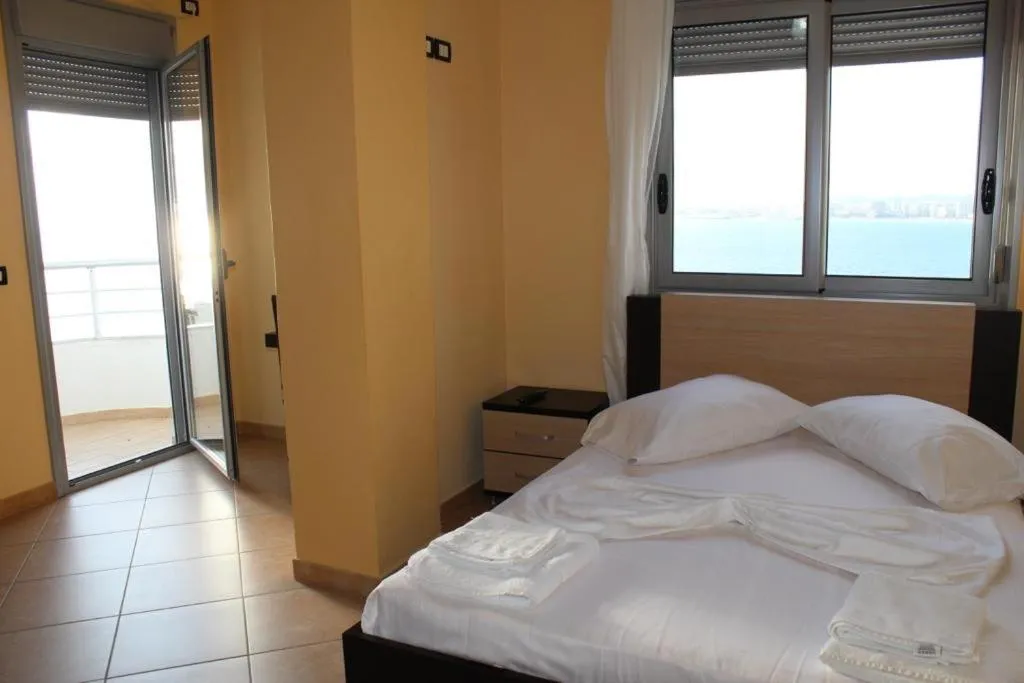 Queen Room with Balcony in AL Hotel