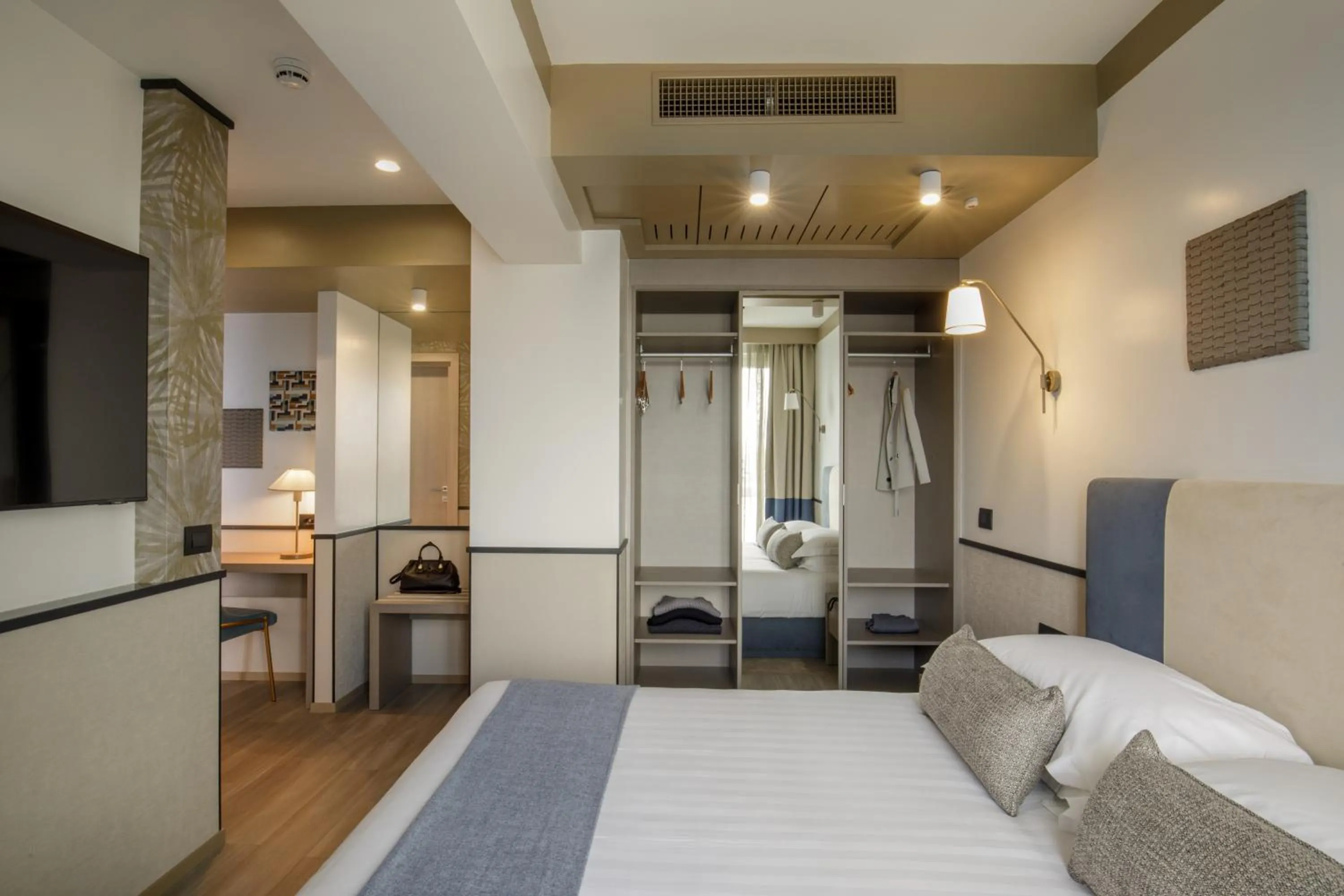 Deluxe Double Room with Balcony in Hotel Domidea