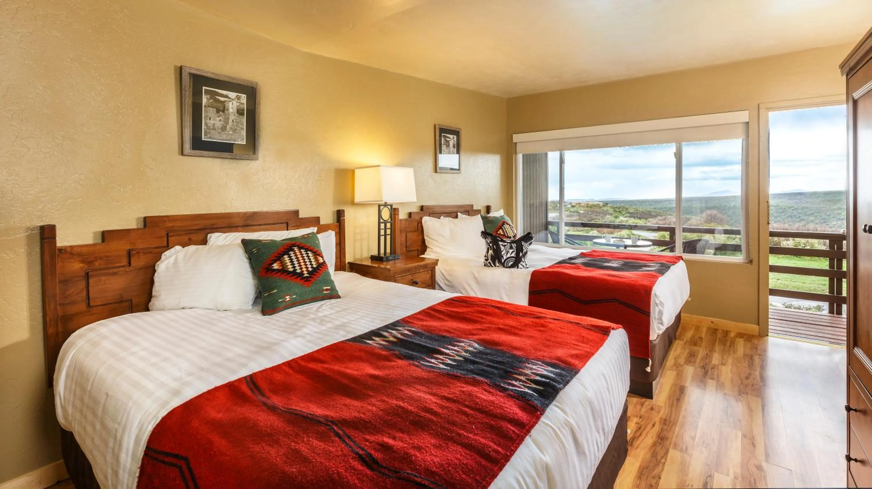Deluxe Queen Room with Two Queen Beds in Far View Lodge