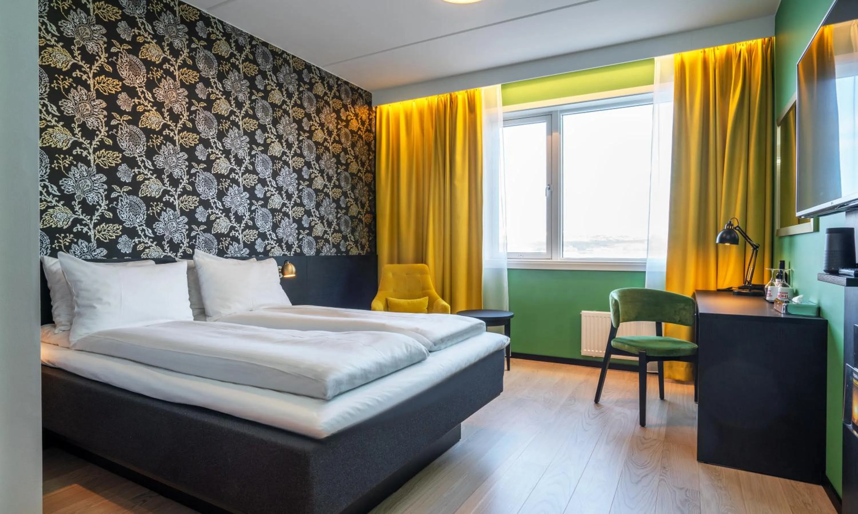 Superior Double or Twin Room with Sea View in Thon Hotel Kirkenes