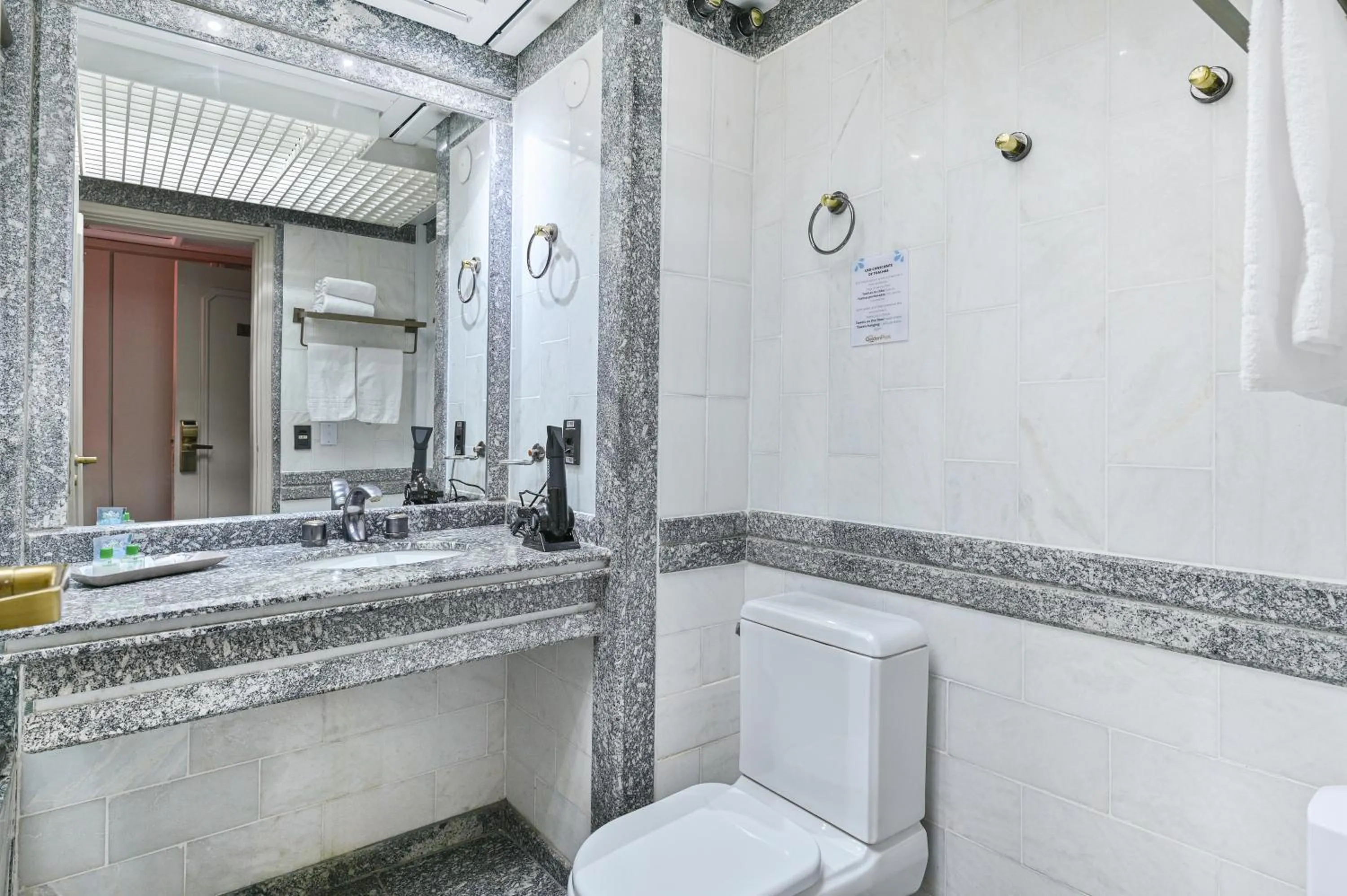 Deluxe Queen Room - single occupancy in Hotel Golden Park Campinas Cambuí By Nacional Inn