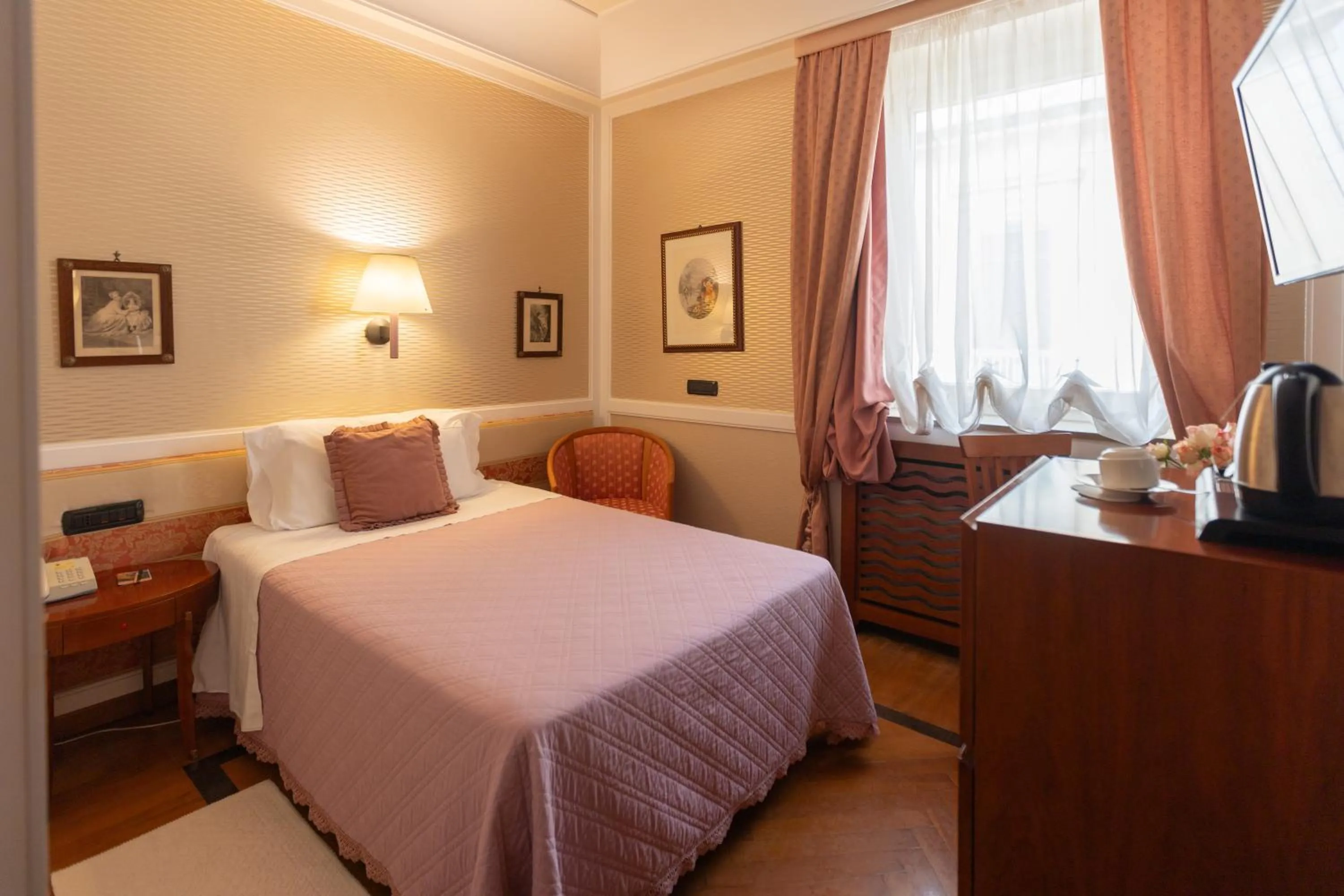 Single Room in Grand Hotel Ortigia