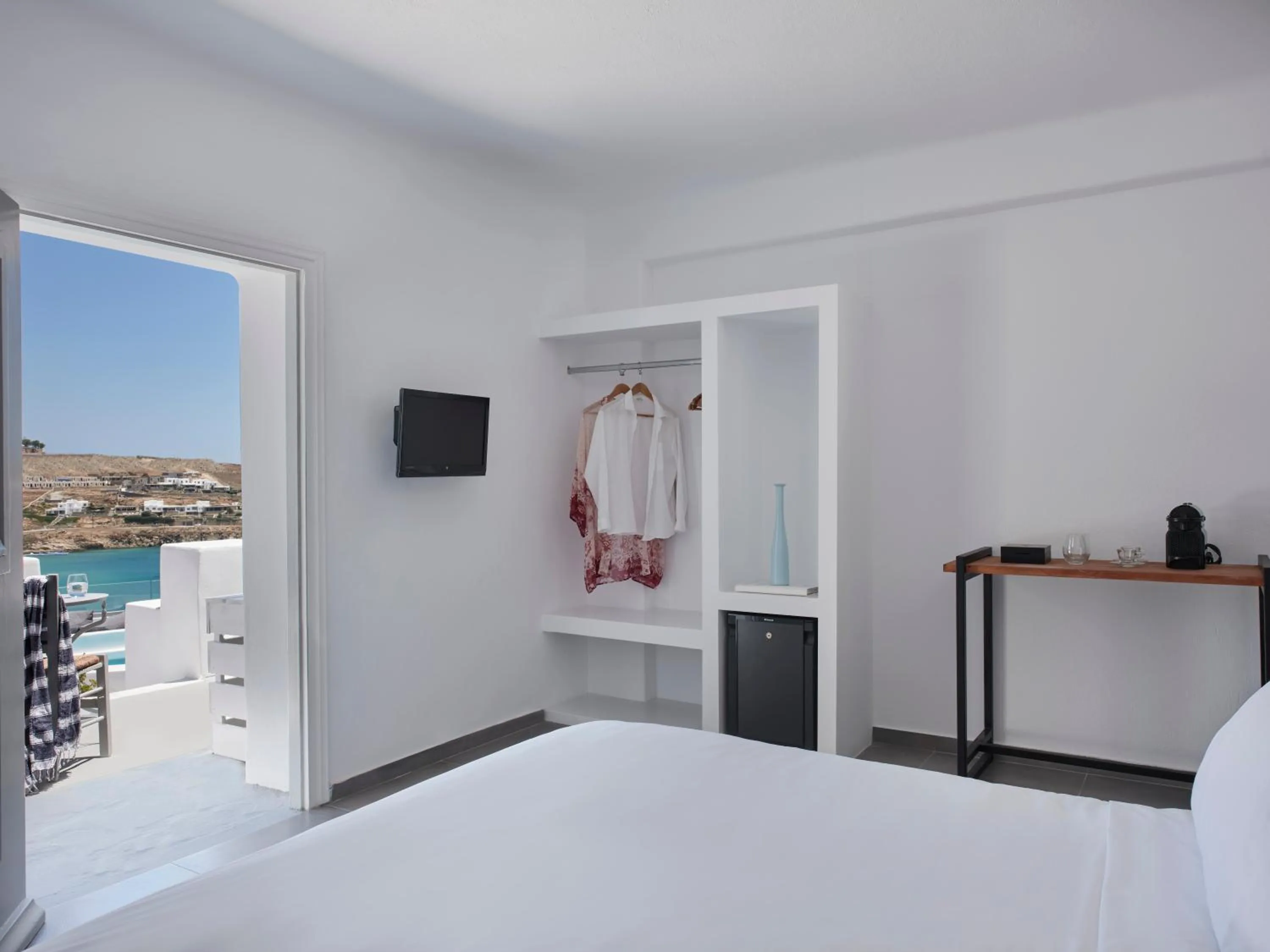 Classic Double Room with Sea View in Pietra e Mare - Mykonos Moments