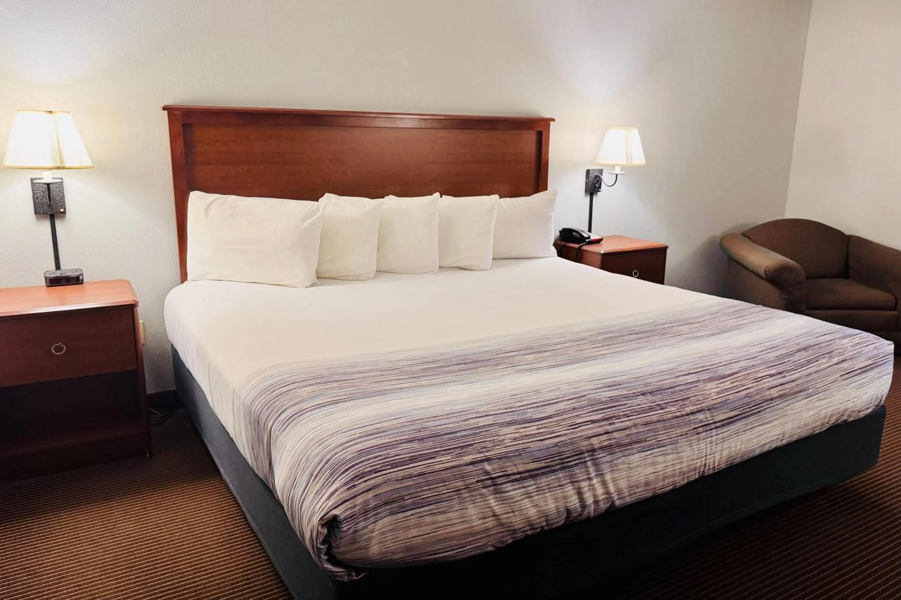 King Room - Non-Smoking in AmericInn by Wyndham Stillwater