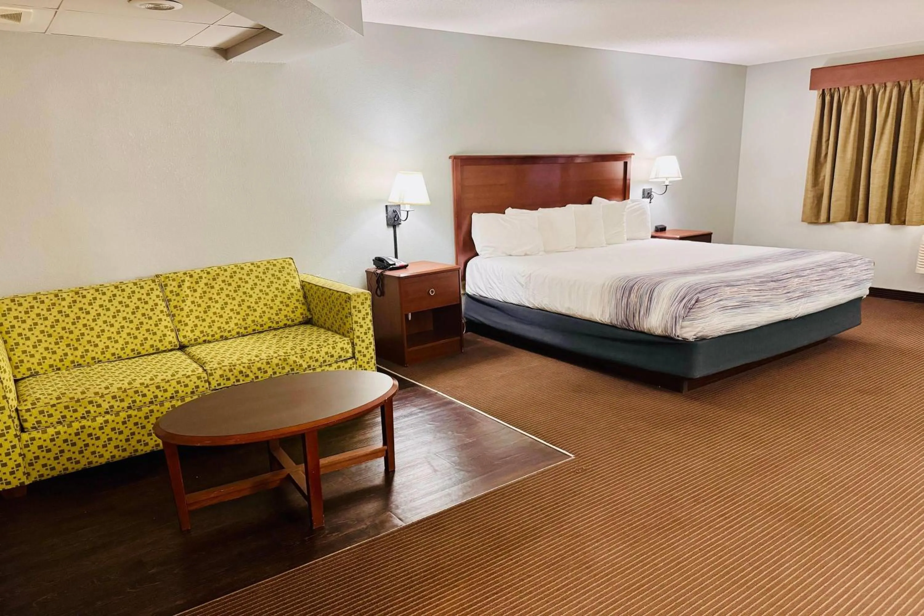 King Room - Mobility Access/Non-Smoking in AmericInn by Wyndham Stillwater