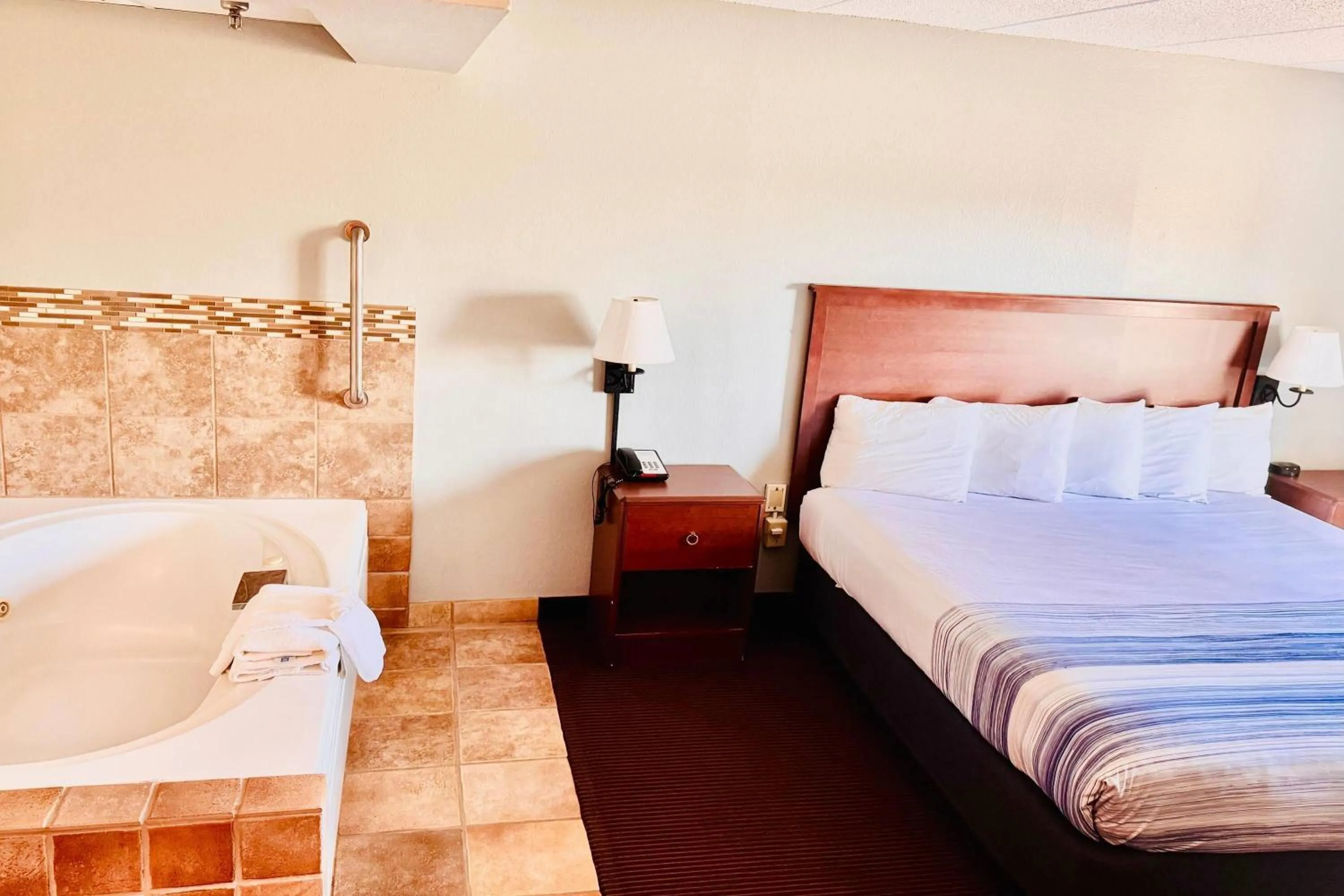 Suite - Mobility Access/Non-Smoking in AmericInn by Wyndham Stillwater