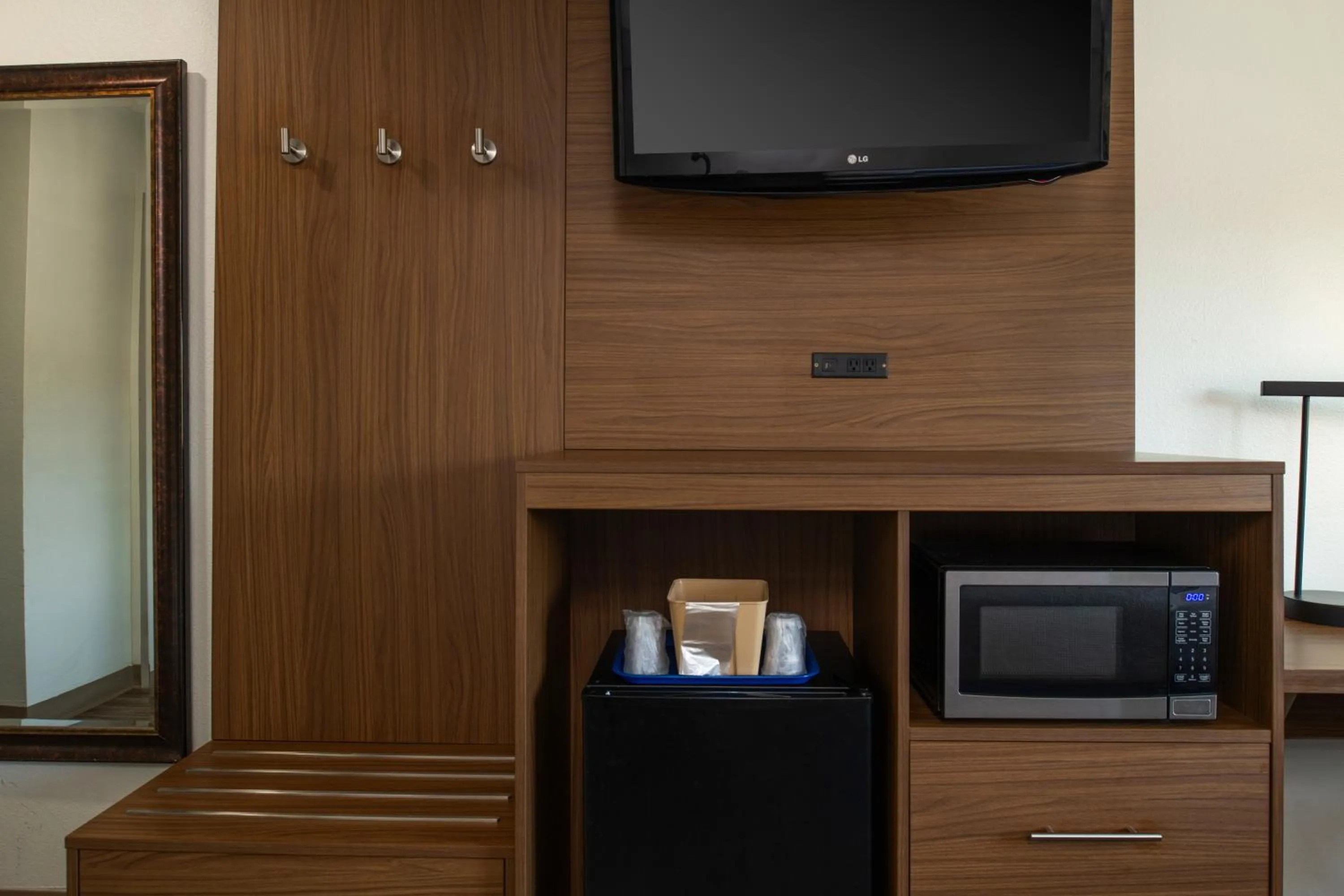 Queen Room - Non-Smoking in Brisa Pacific Hotel Encinitas