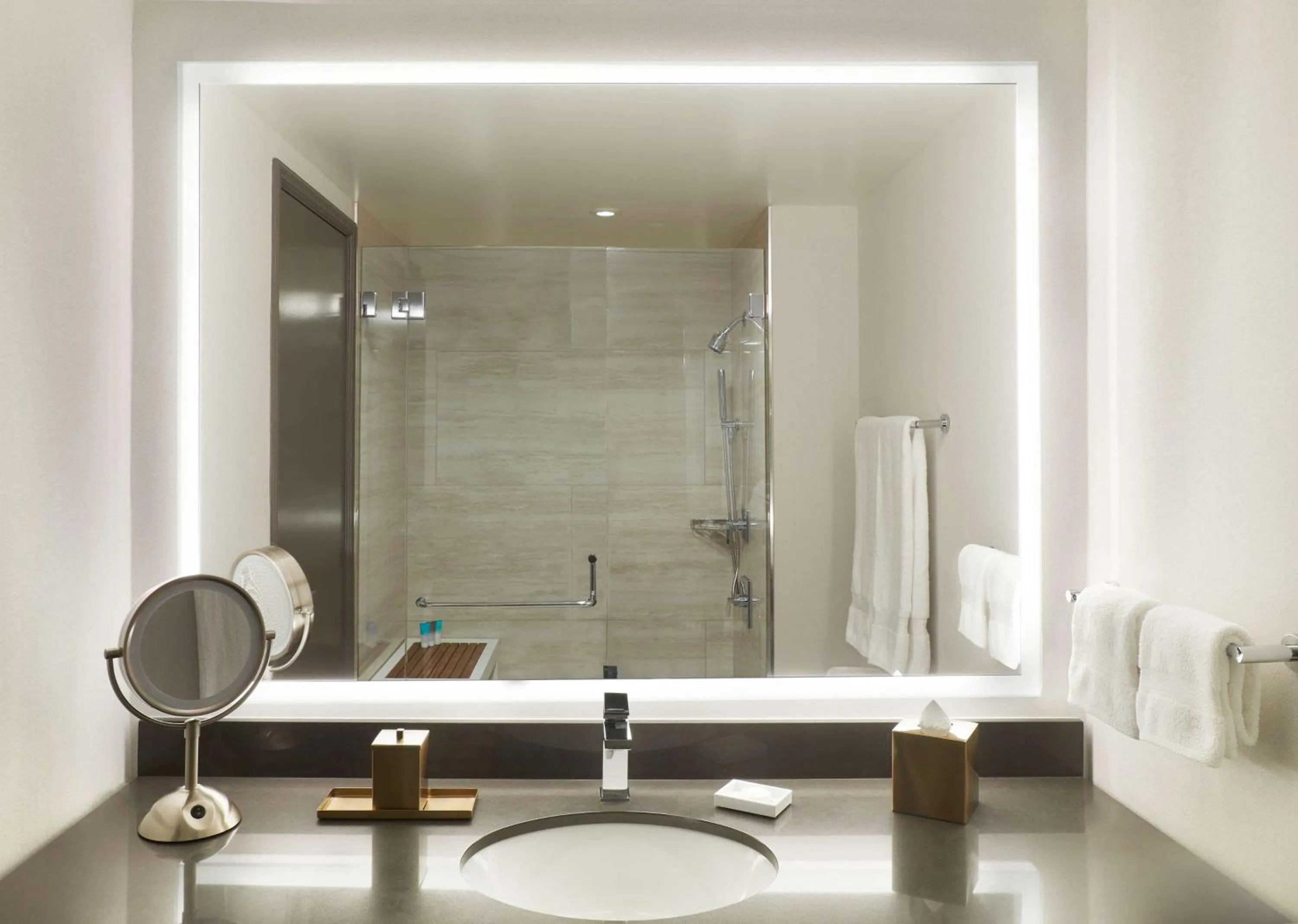 Corner King Room in Hyatt Regency Bellevue