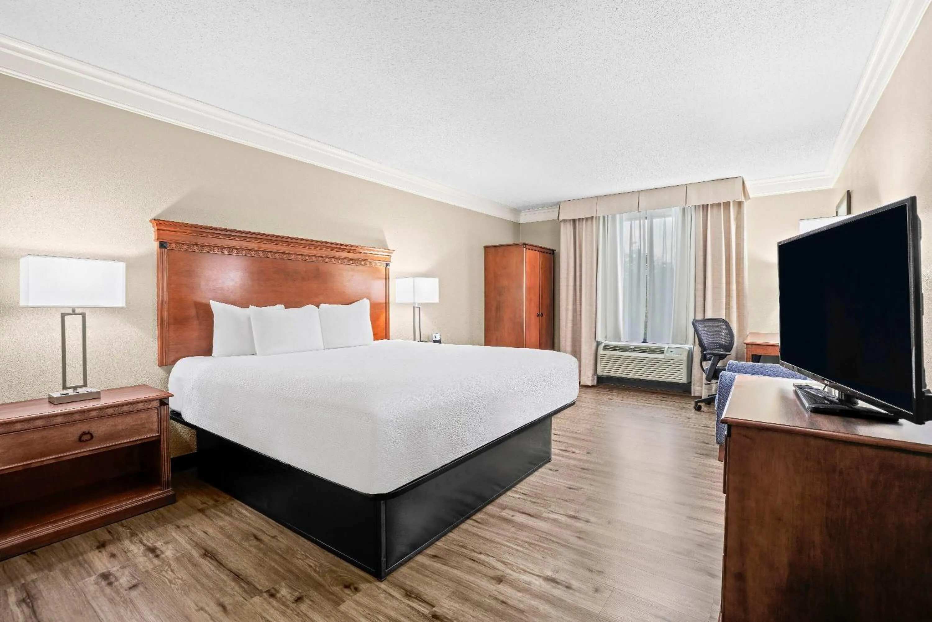 King Room - Non-Smoking in Baymont by Wyndham Madisonville