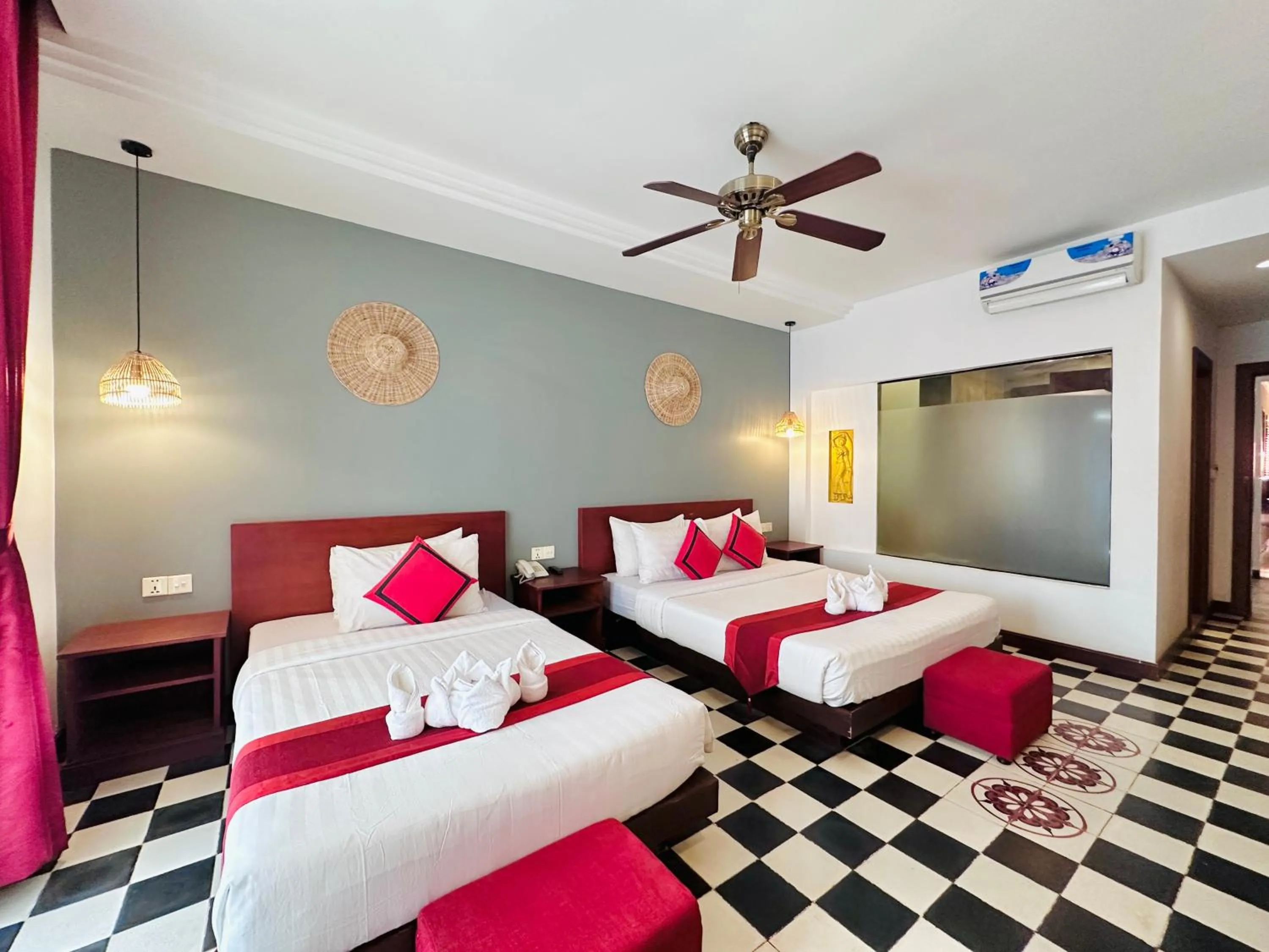 Deluxe Twin Room with Balcony in Mekong Angkor Palace Hotel