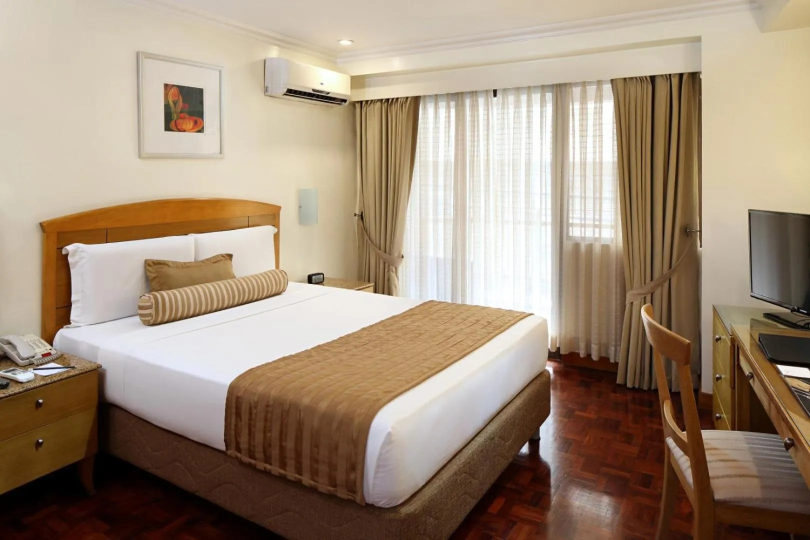Family Double Room - single occupancy in City Garden Suites Manila