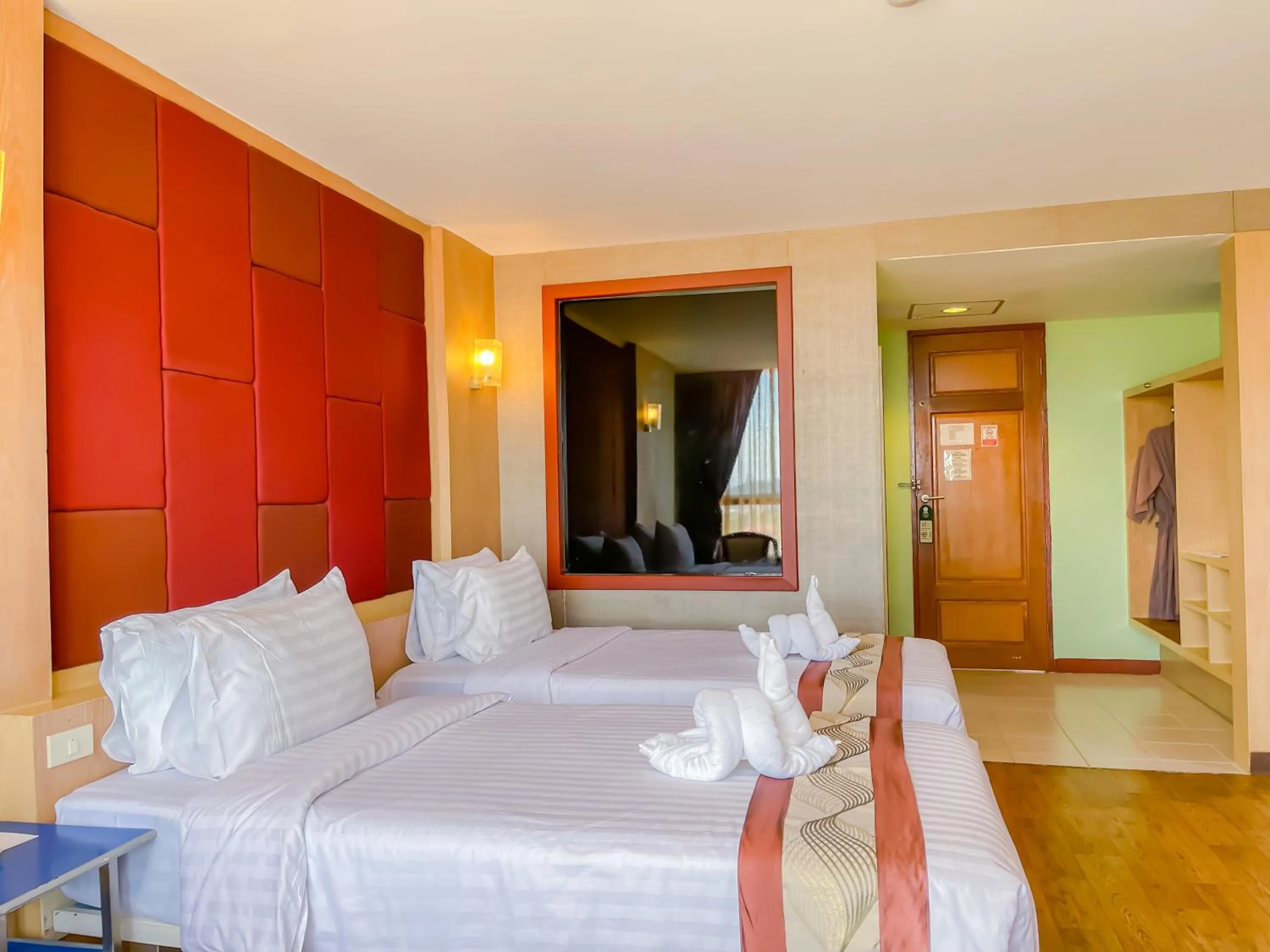 Deluxe Twin Room in Eastern Grand Palace