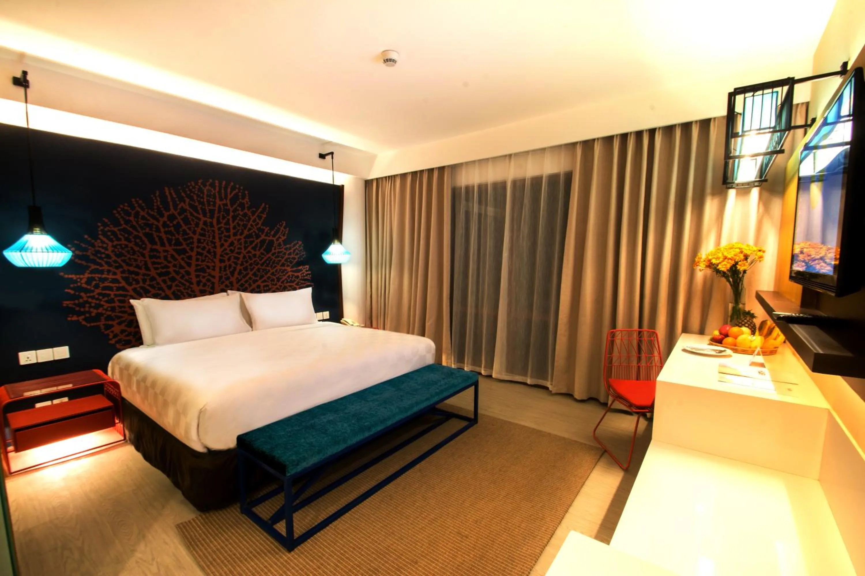 Deluxe King Room in Hue Hotels and Resorts Boracay Managed by HII