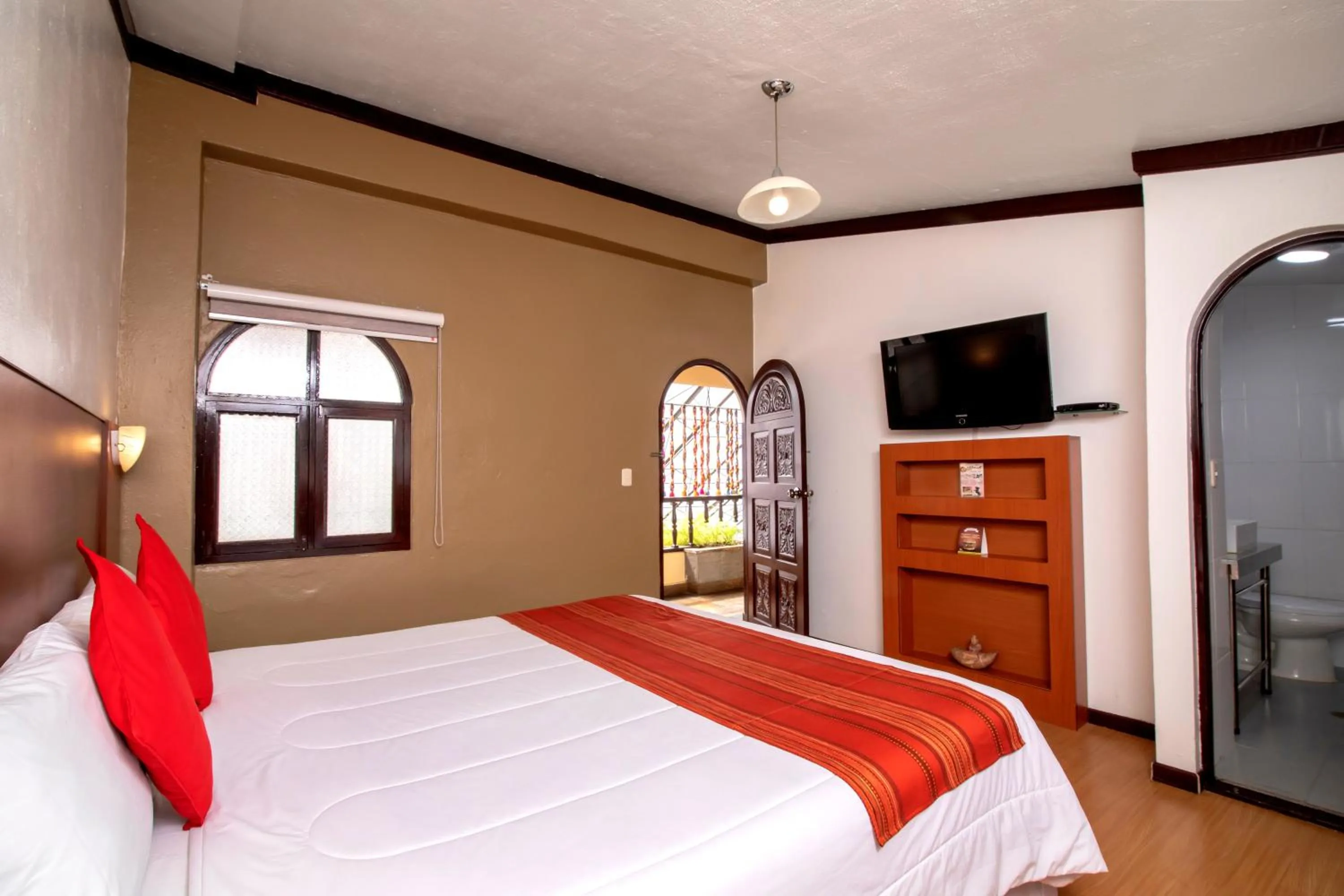 Standard Queen Room in Royal Inka II