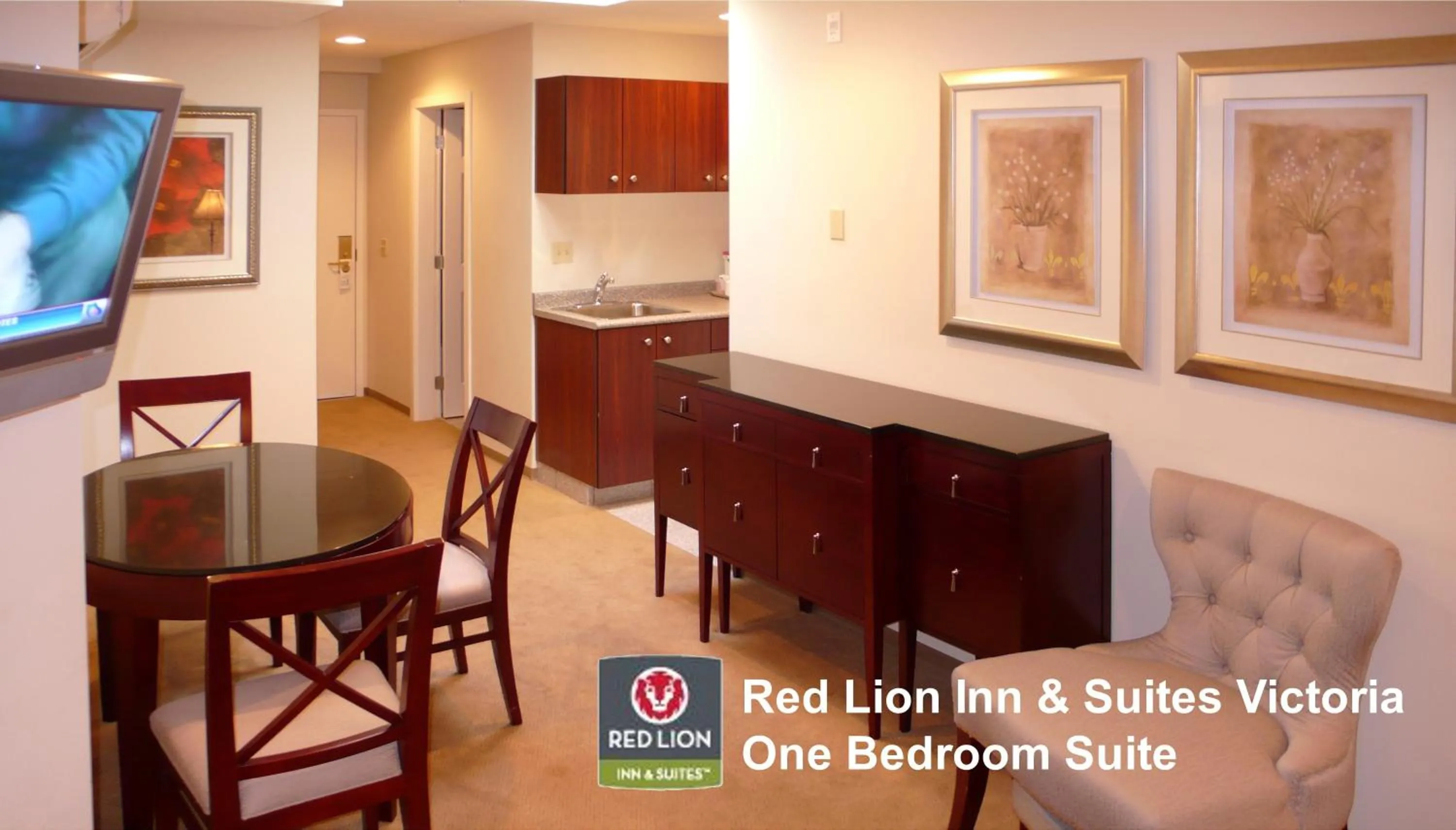 One-Bedroom Suite in Red Lion Inn and Suites Victoria