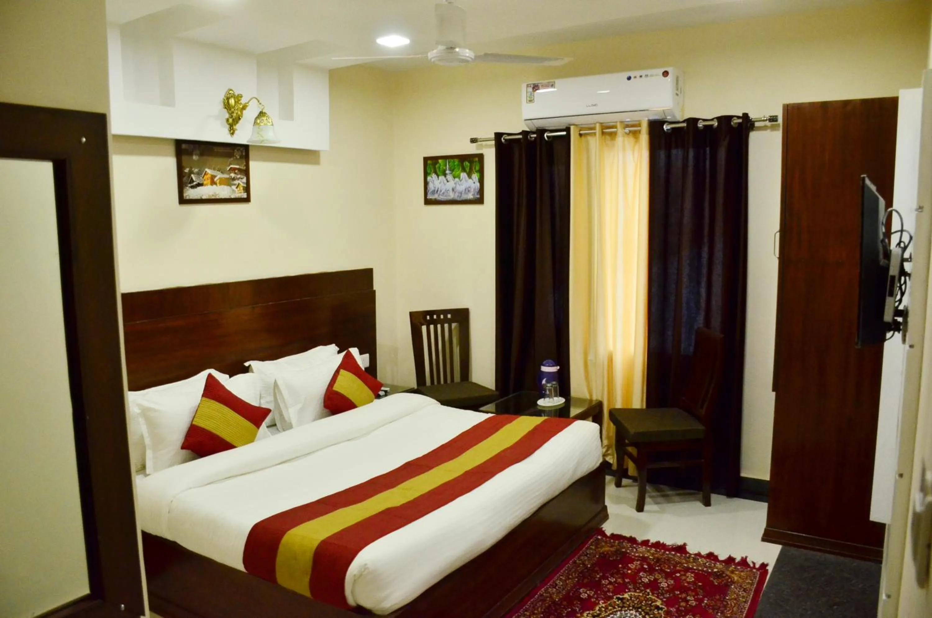 Deluxe Double Room in Hotel 49