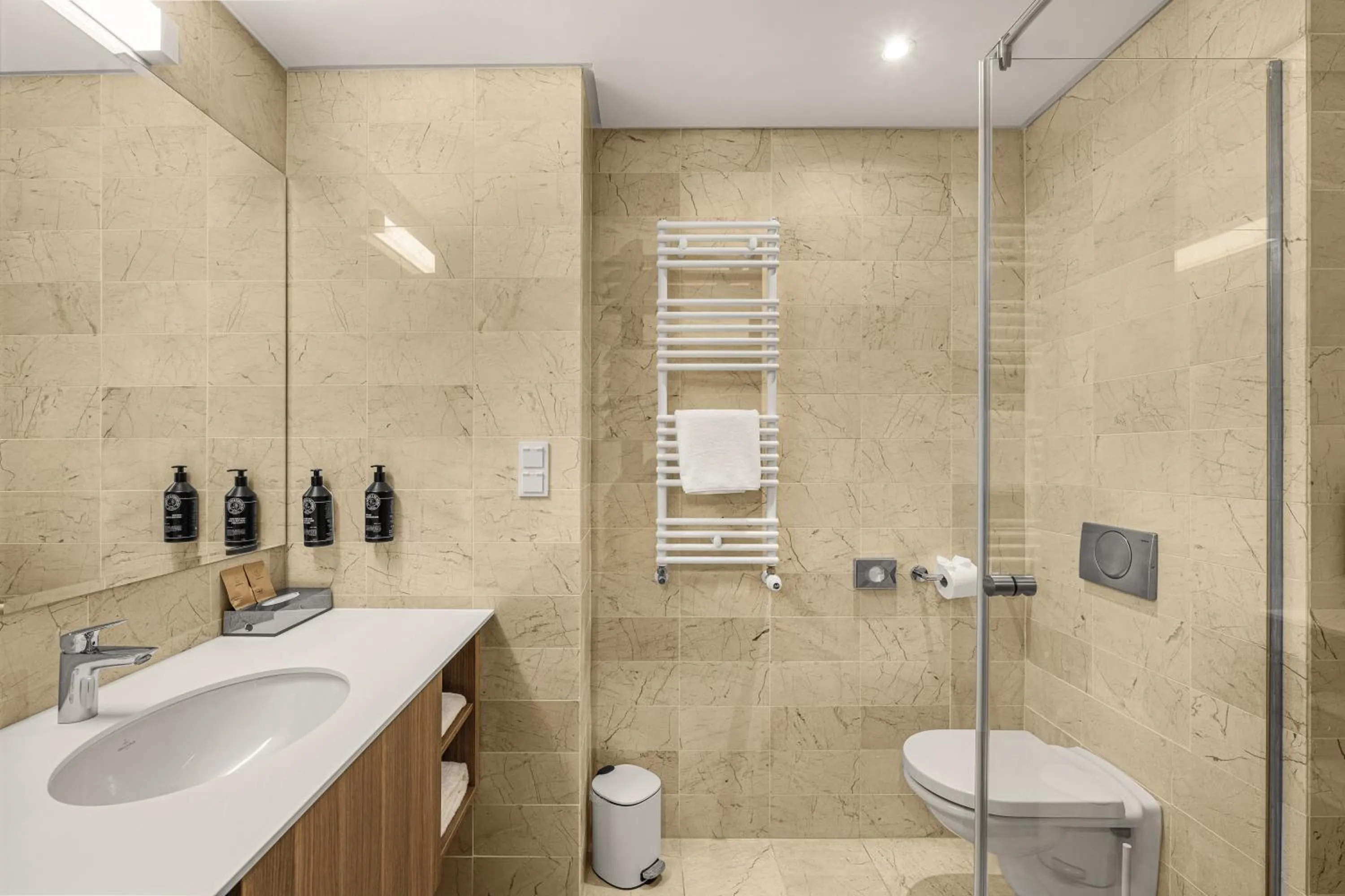 One-Bedroom Suite with One Double Bed and Sofa Bed in Hotel Lycium Debrecen - Handwritten Collection