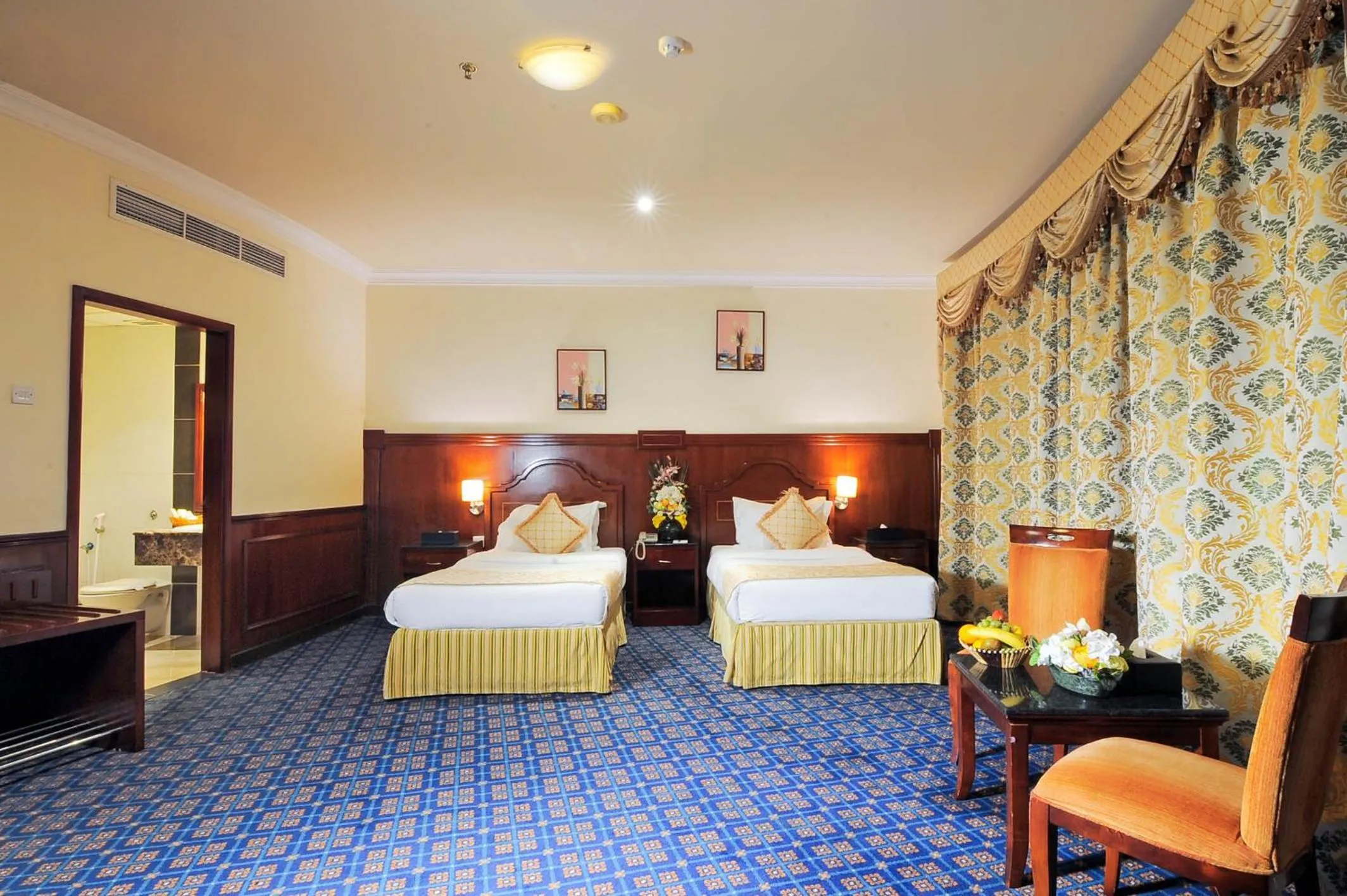 Deluxe Twin Room in Ramee California Hotel