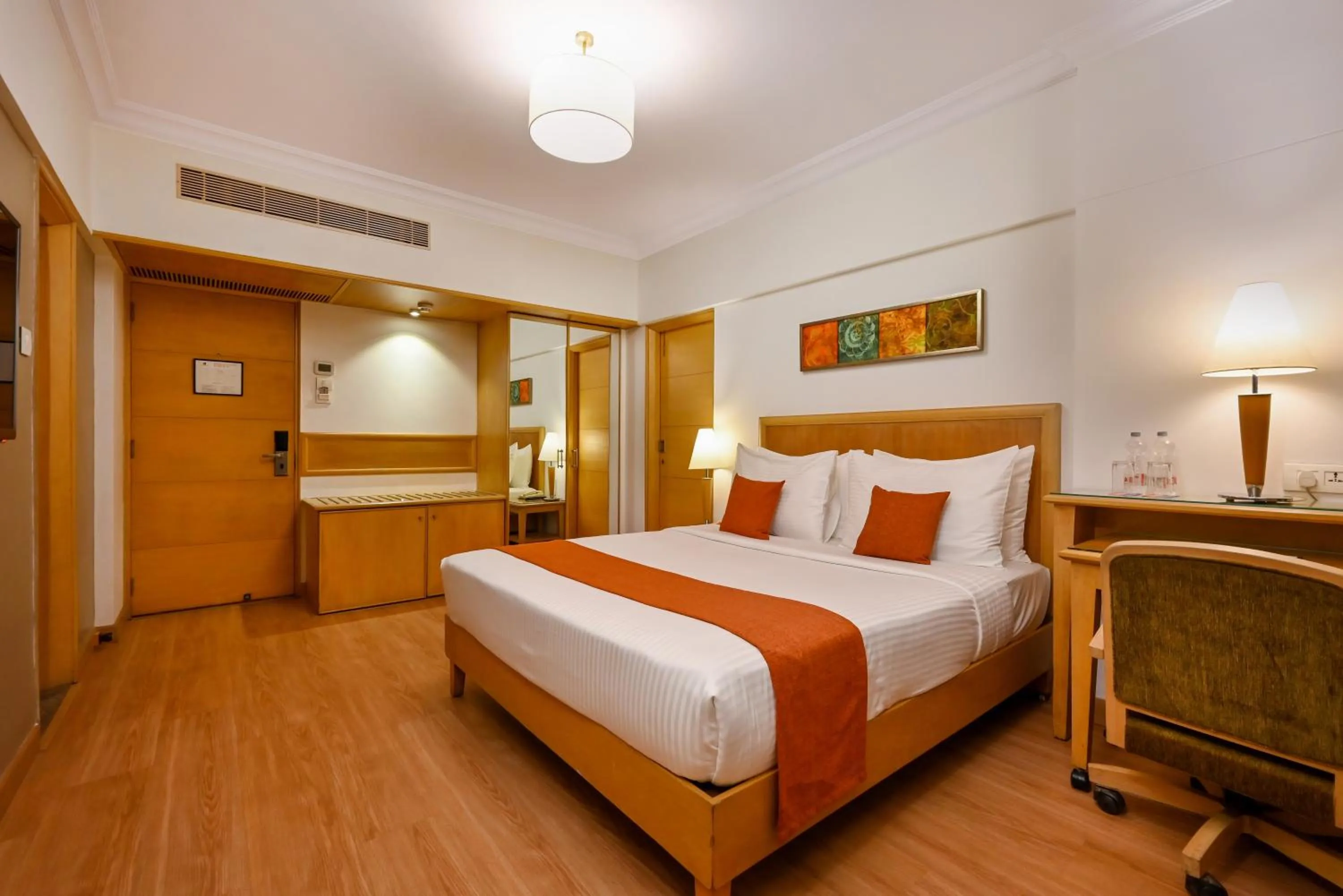 Deluxe Double Room with Complimentary Welcome Drink and 20% discount on Food and soft Beverages. - single occupancy in Fariyas Hotel Mumbai , Colaba