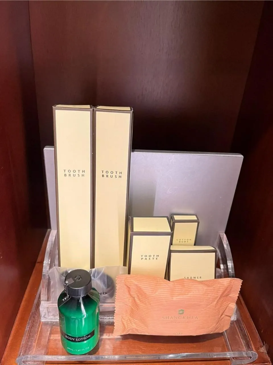 Deluxe King Room in Shangri-la Surabaya