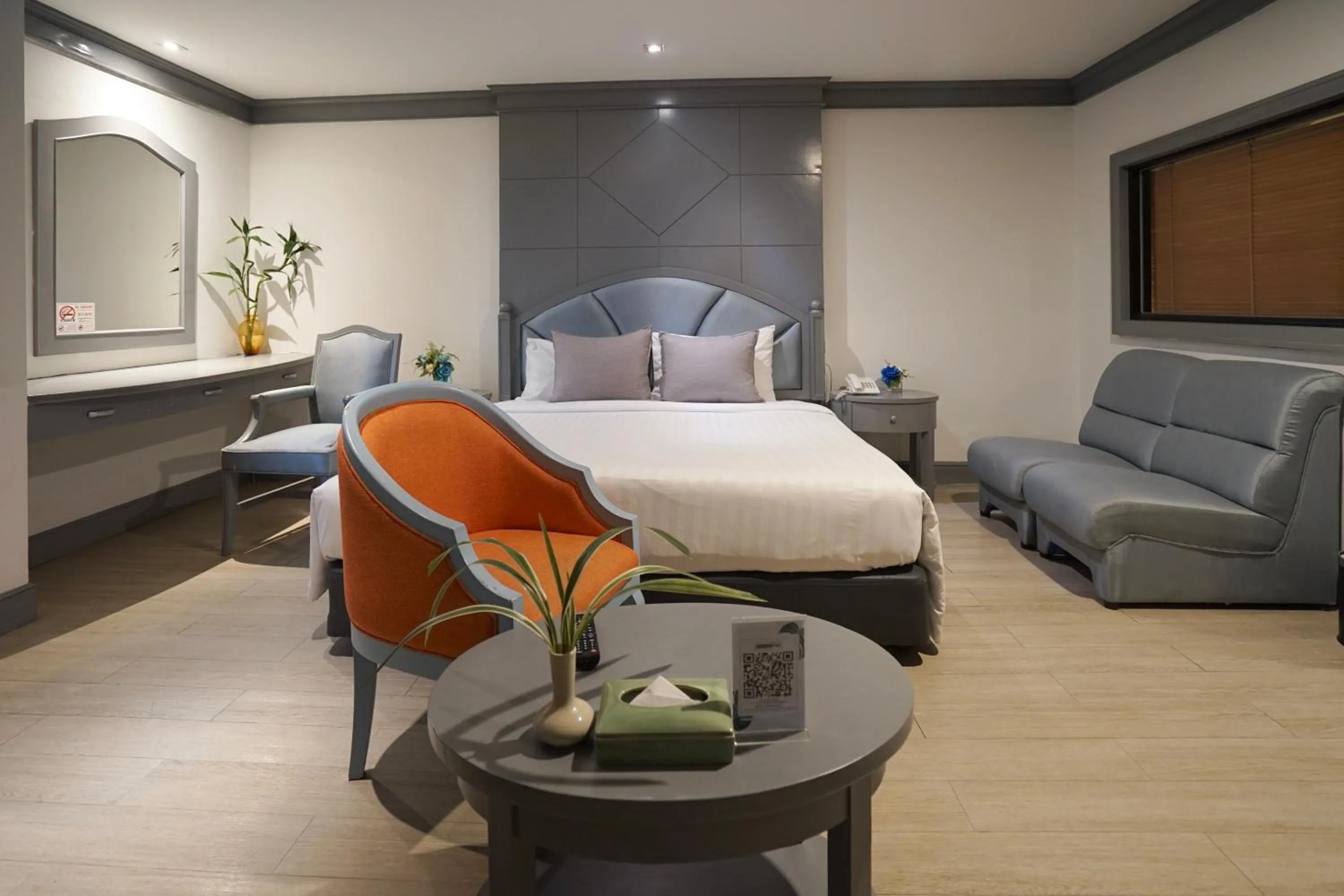 Corner Suite Room - single occupancy in King Park Avenue Hotel Bangkok