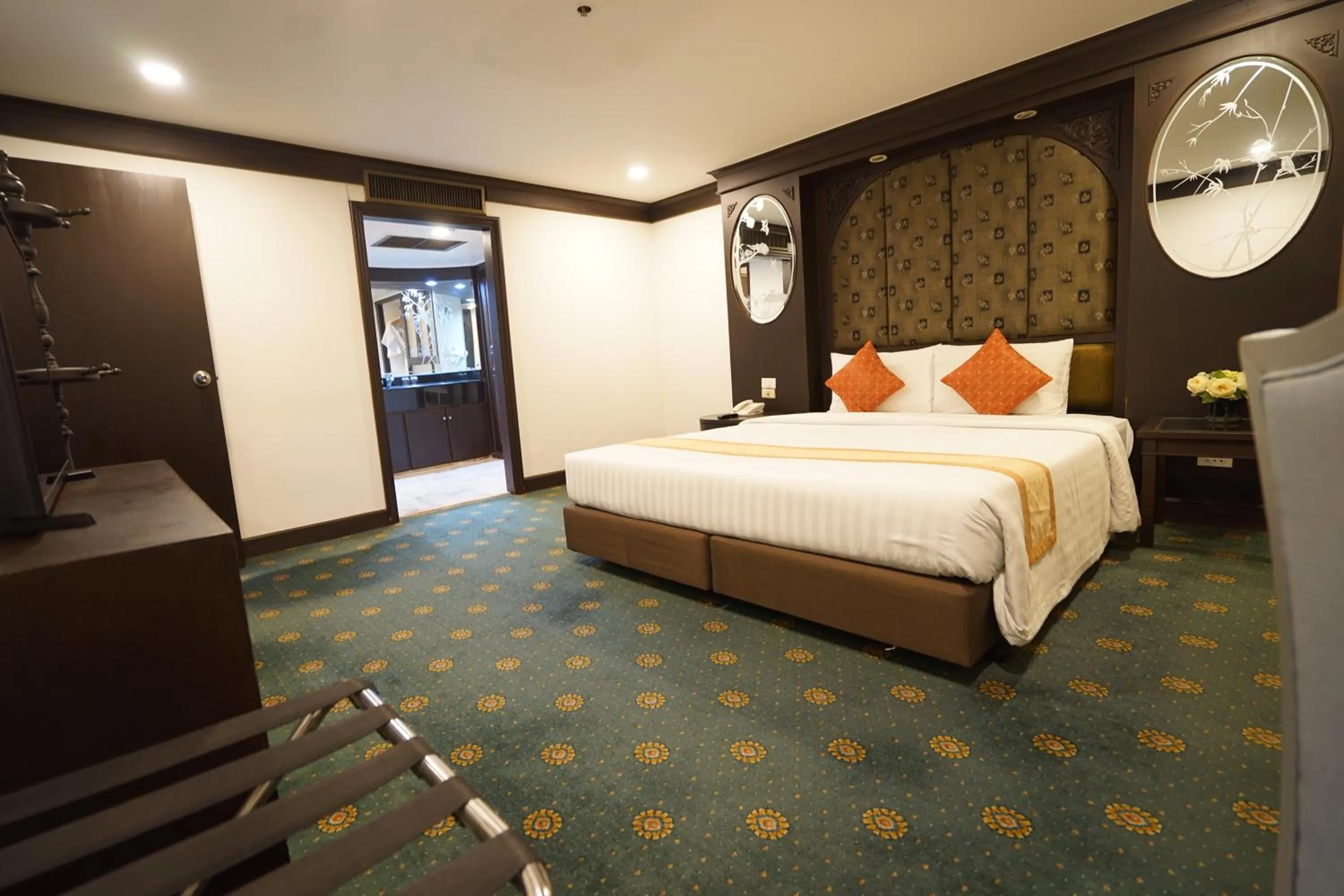 Executive Suite - single occupancy in King Park Avenue Hotel Bangkok