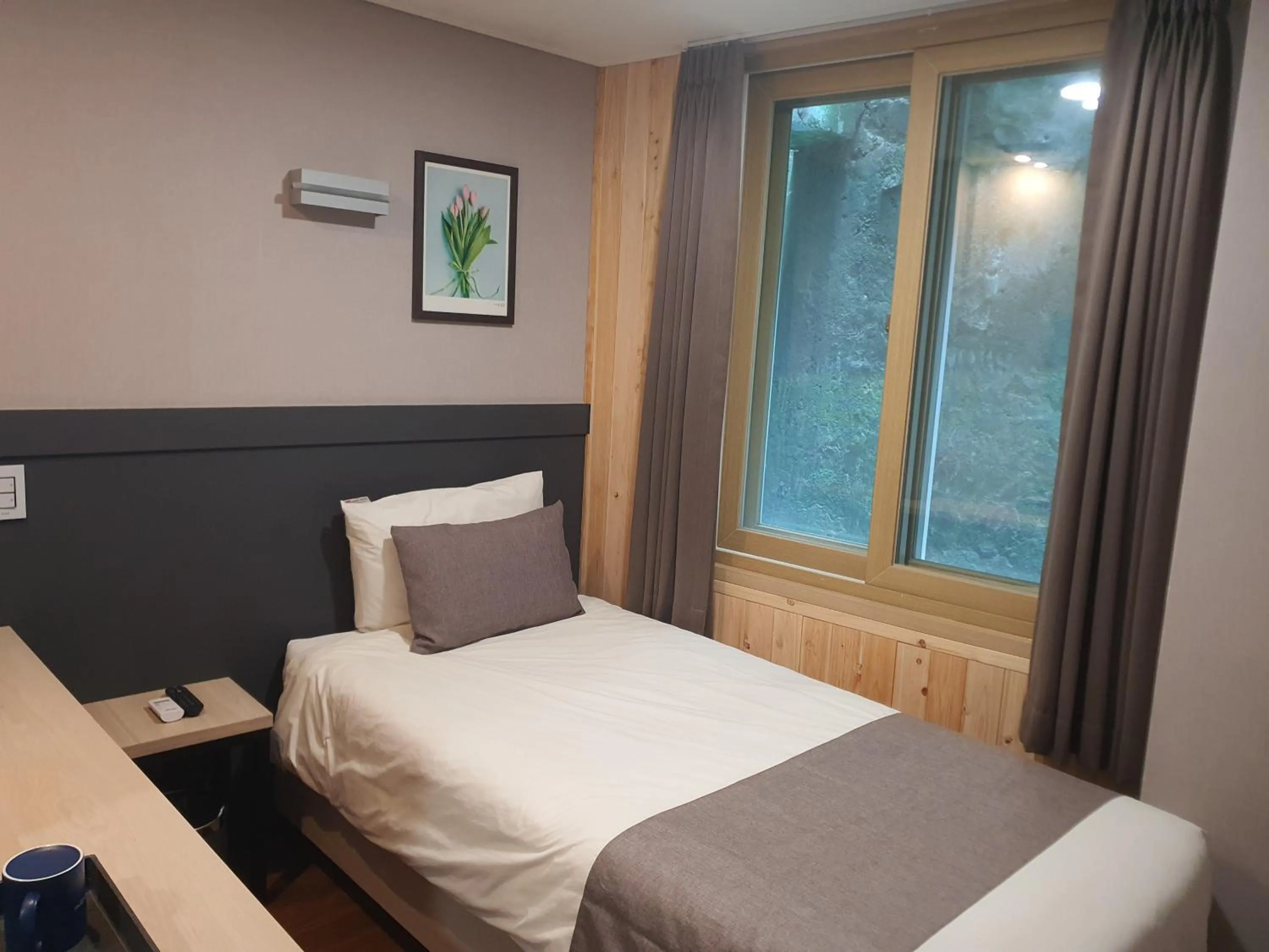 Single Room in Ehwa In Myeongdong