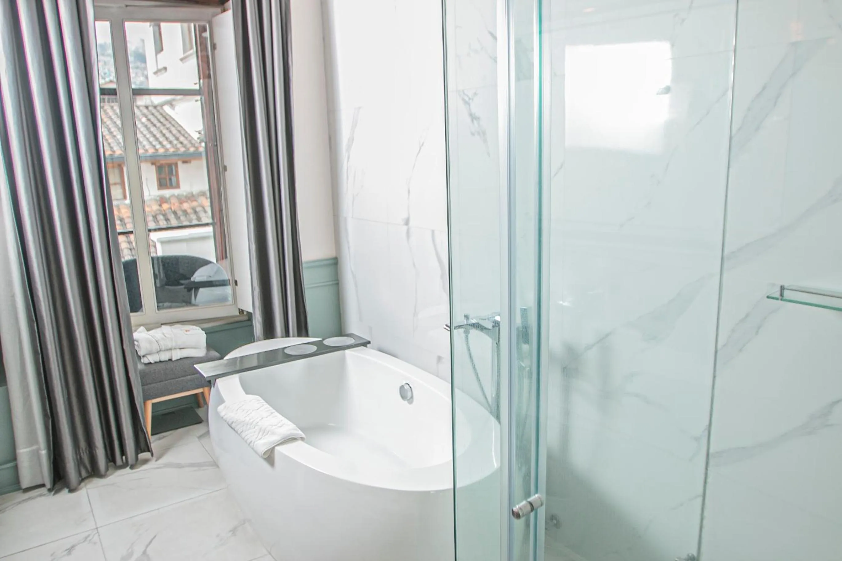 Deluxe Double or Twin Room in Illa Experience Hotel