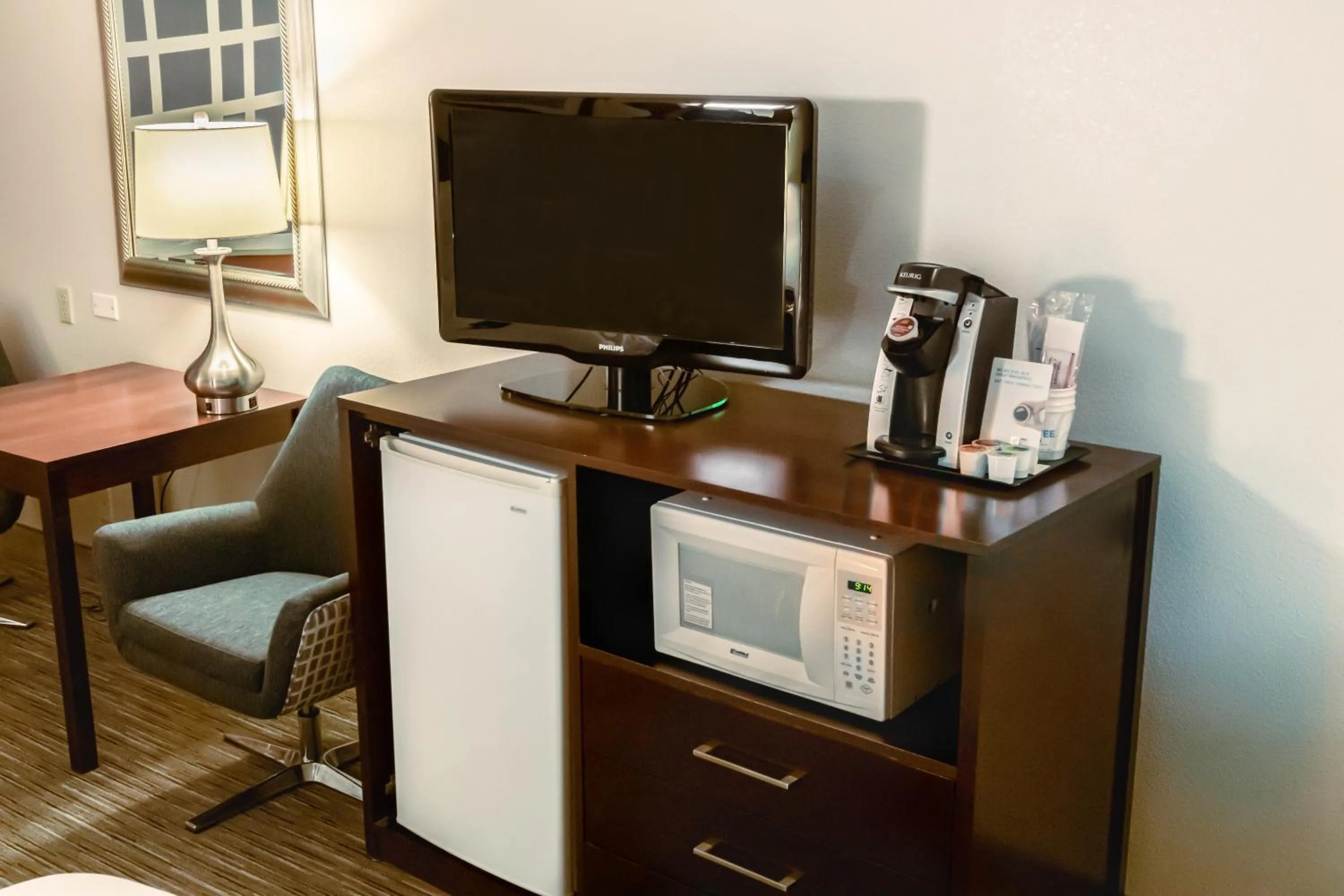 King Room - Mobility Access/Hearing Accessible in Holiday Inn Express Pendleton by IHG