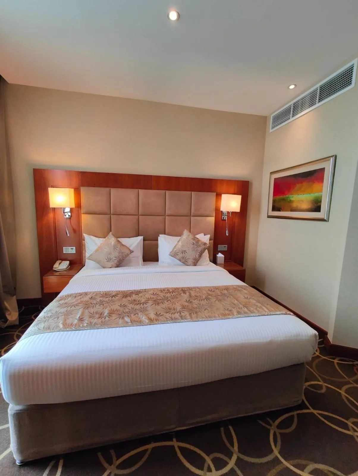 Deluxe Room King - Complimentary shuttle service to Beach in Montreal Barsha Hotel