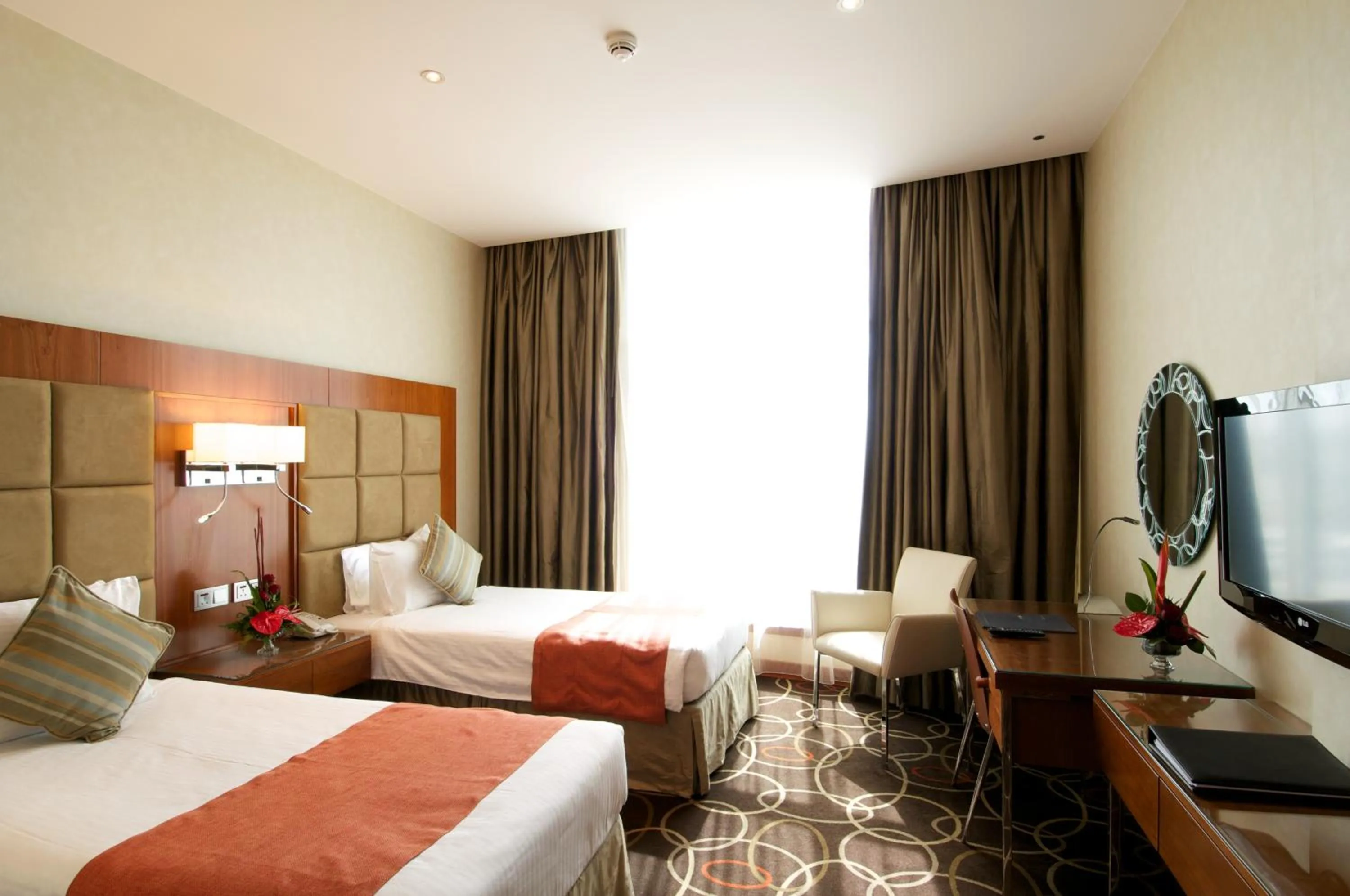 Deluxe Twin Room - Complimentary shuttle service to Beach in Montreal Barsha Hotel