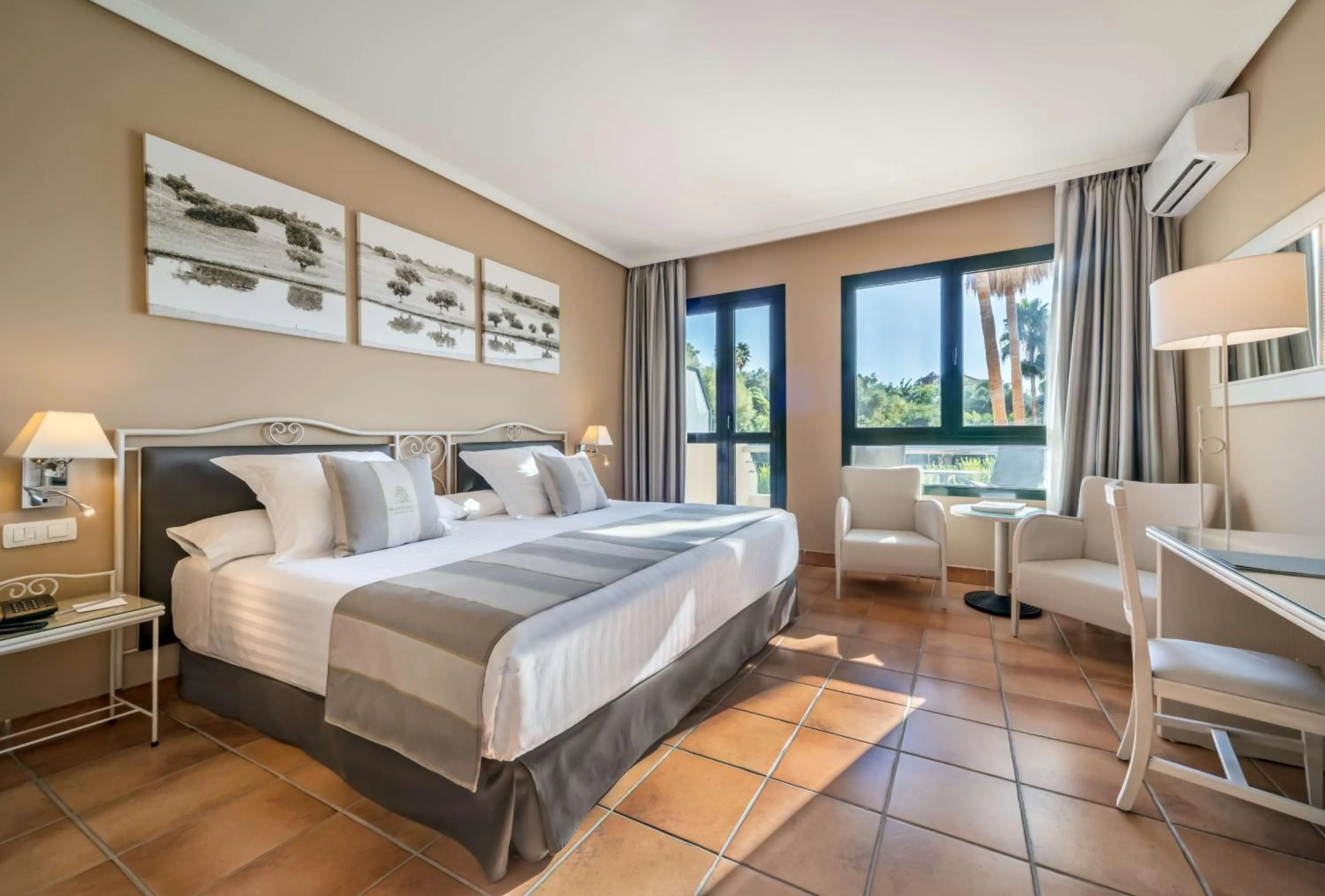 Superior Double or Twin Room (3 adults) in Barceló Jerez Montecastillo & Convention Center