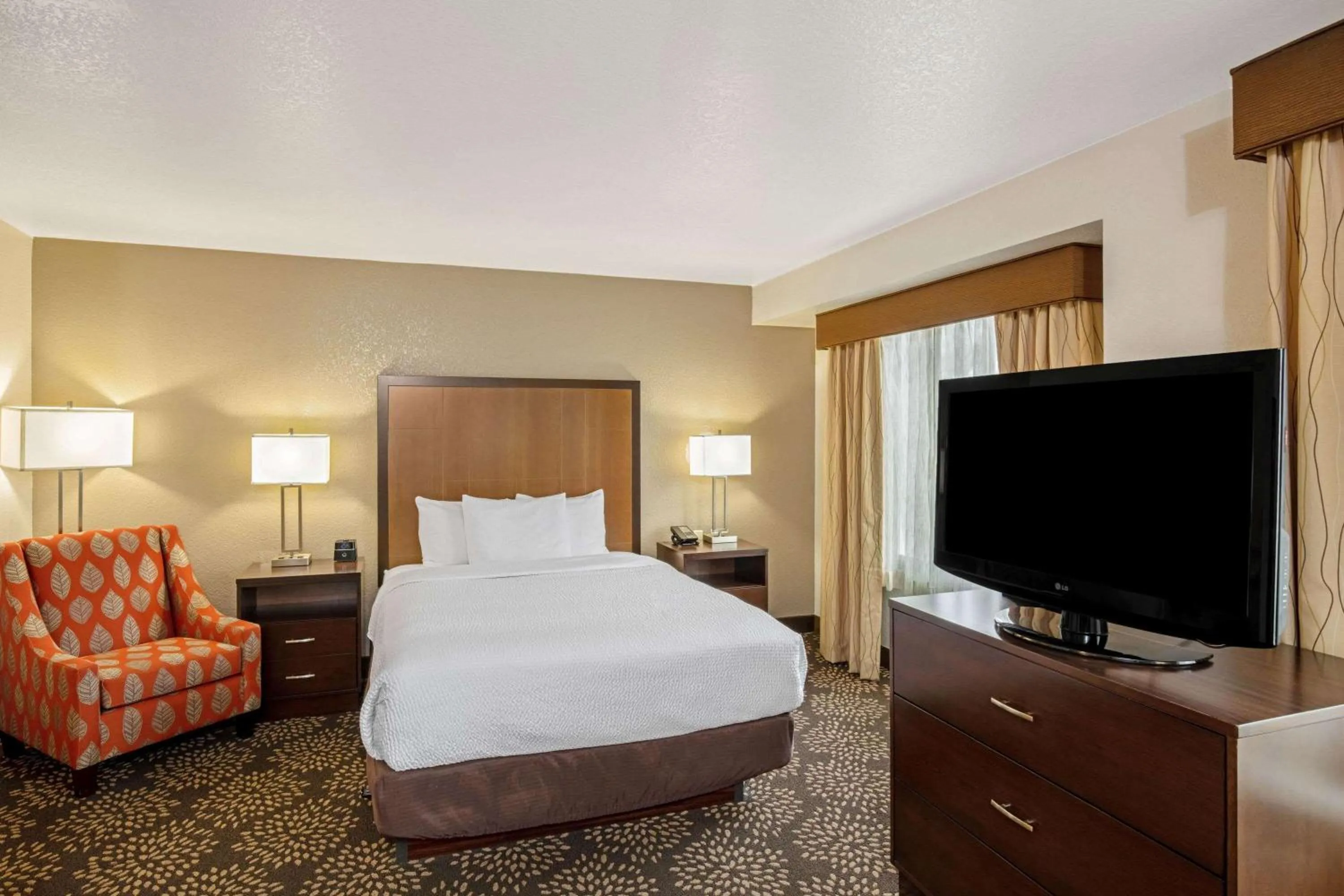 Queen Room - Mobility Access/Non-Smoking in La Quinta by Wyndham Las Vegas RedRock/Summerlin
