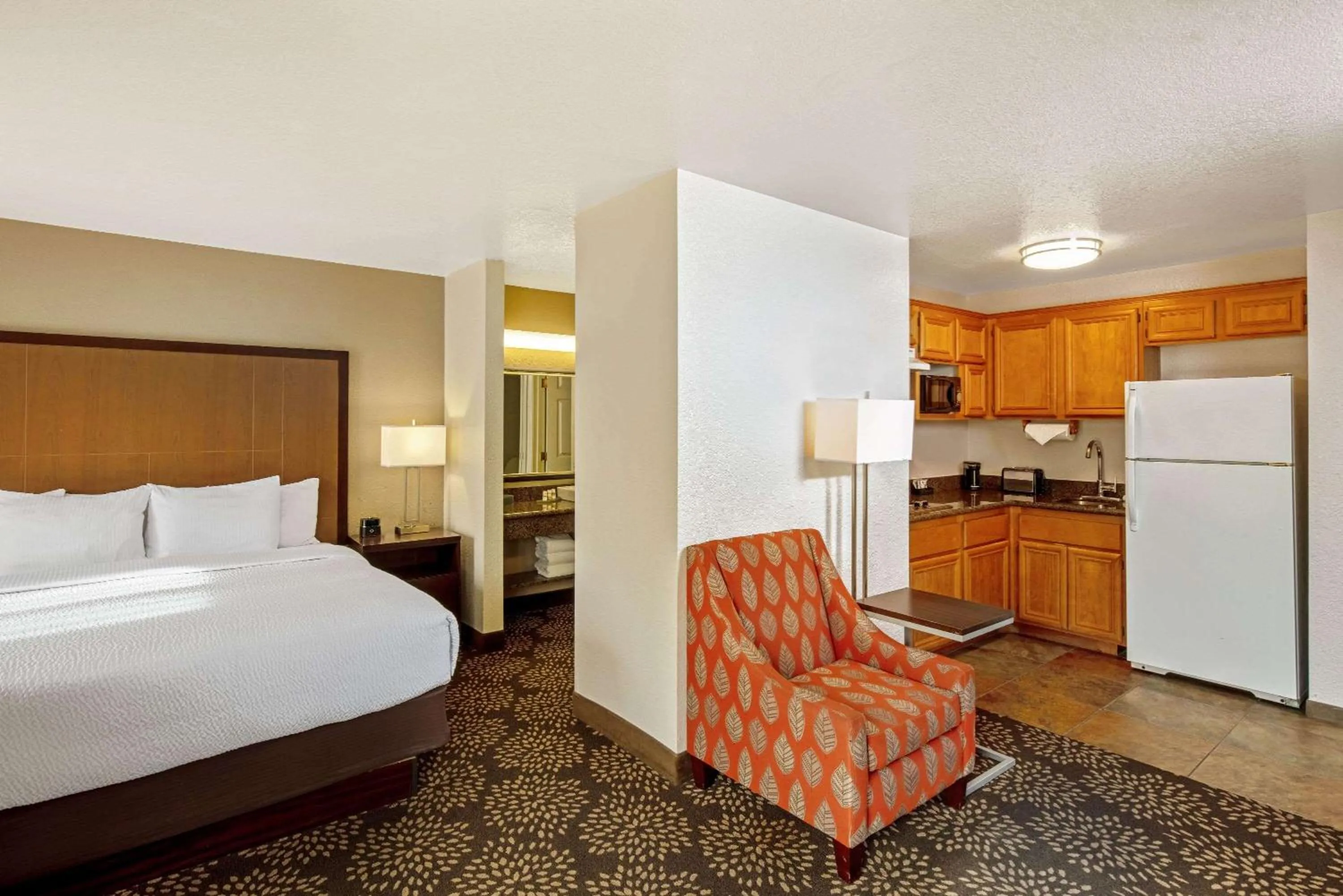 Queen Room - Non-Smoking in La Quinta by Wyndham Las Vegas RedRock/Summerlin