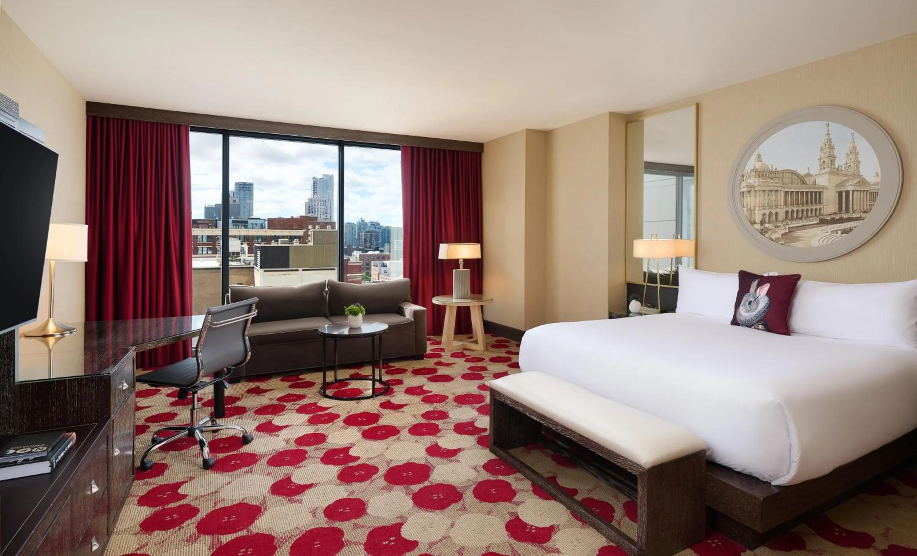 Junior King Suite with Bath Tub - Mobility/Hearing Accessible in The Royal Sonesta Chicago River North