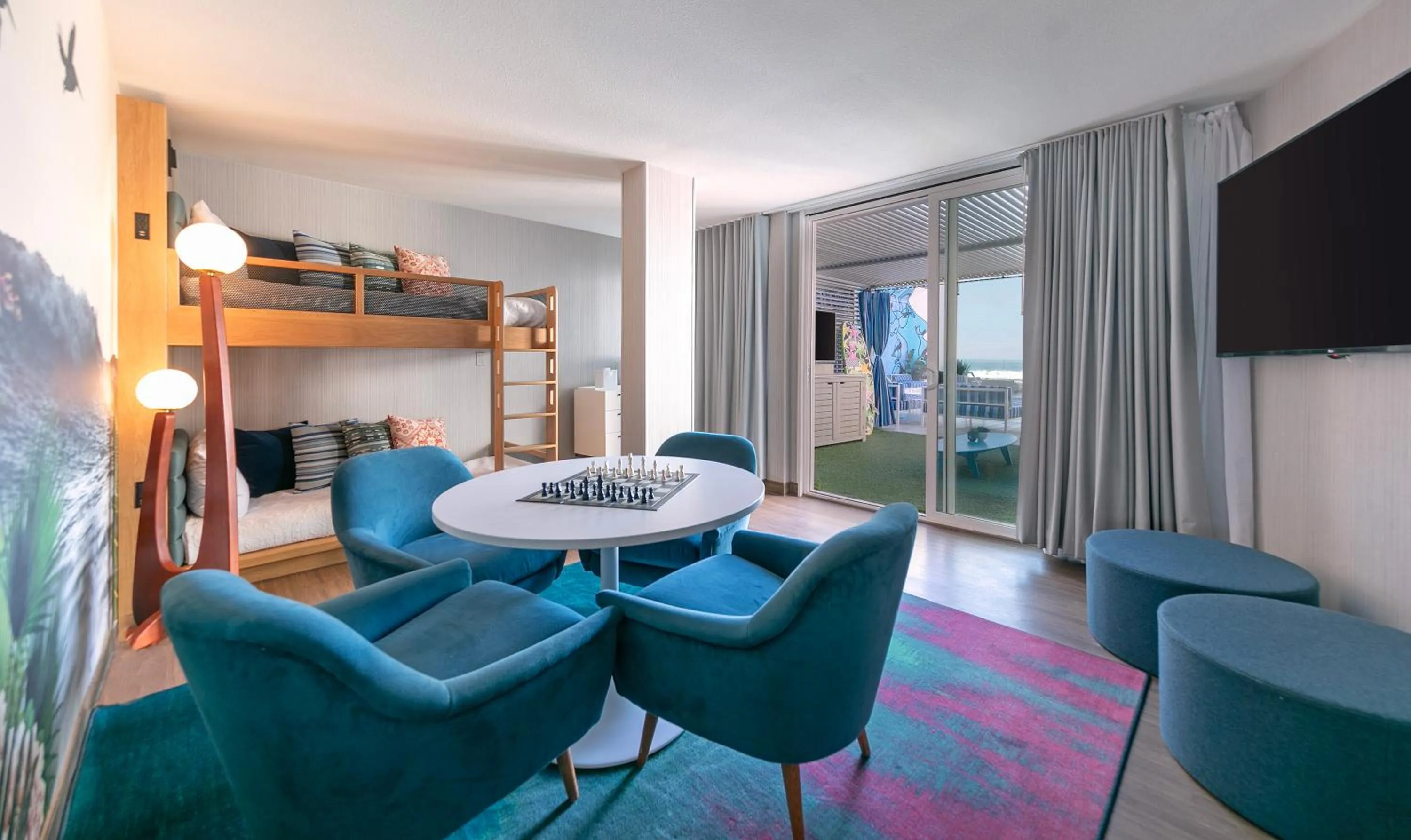 Suite with Pool View in The Wayfarer San Diego