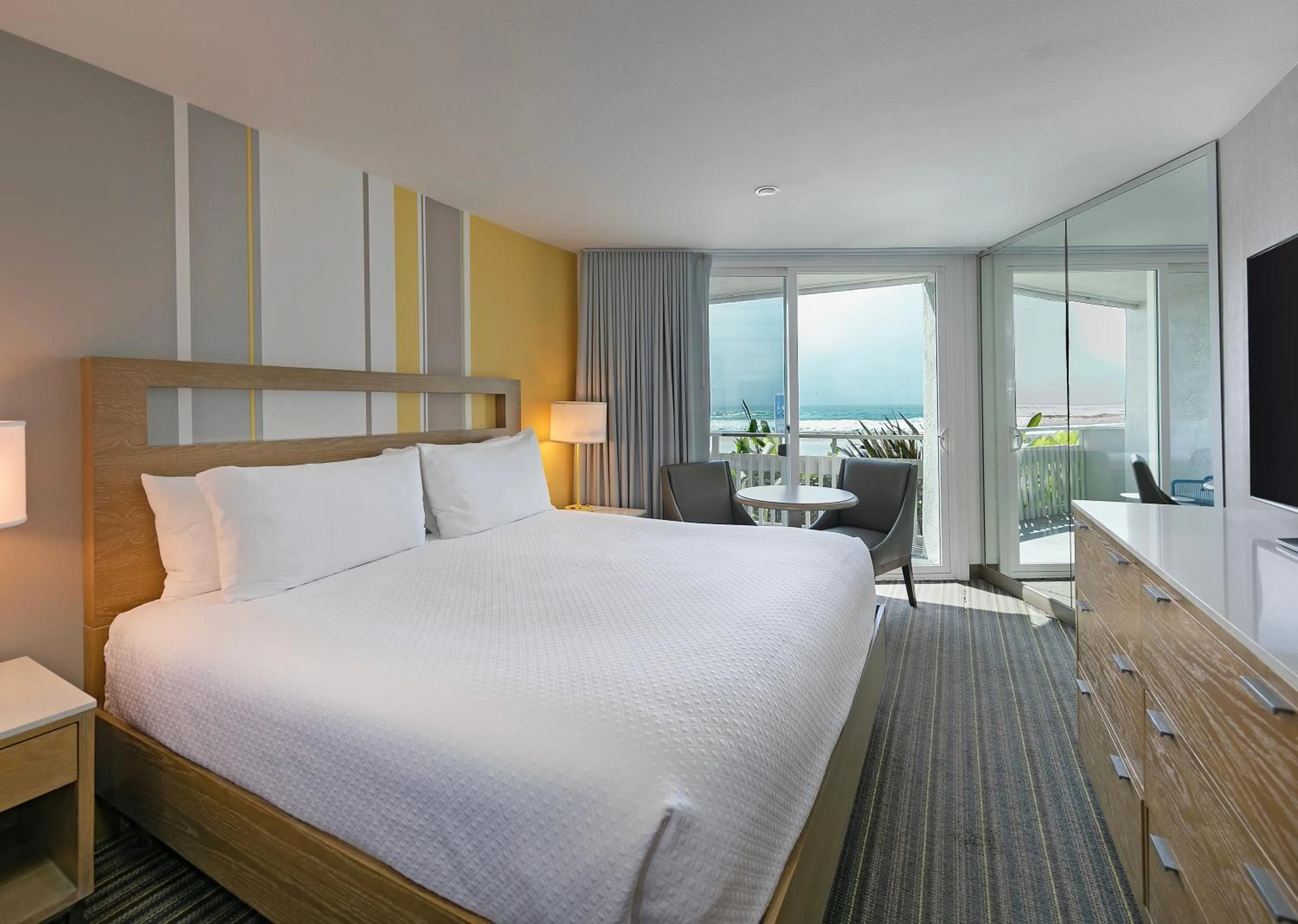 King Room Ocean Front in The Wayfarer San Diego