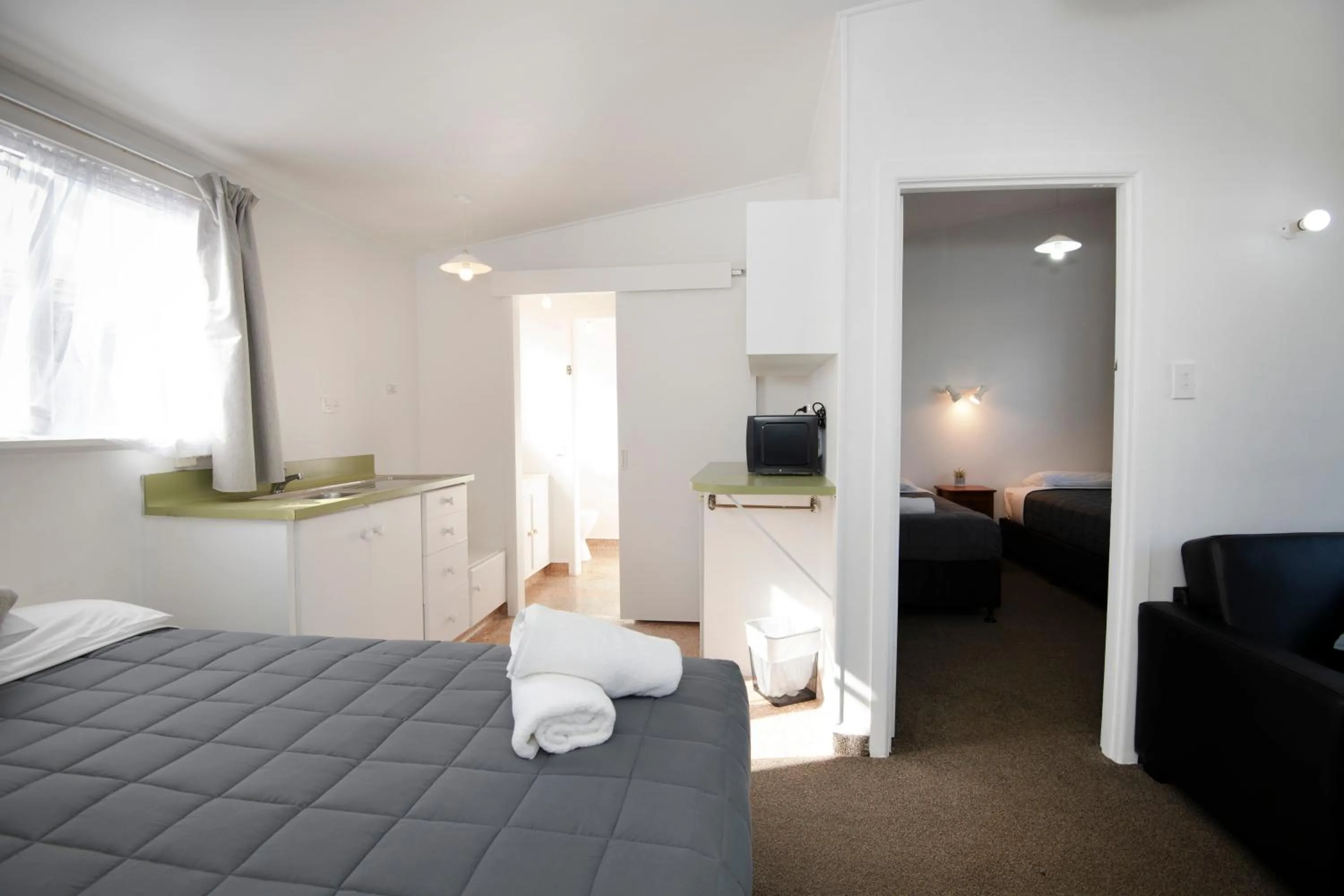 Large One-Bedroom Apartment in Spanish Lady Motel