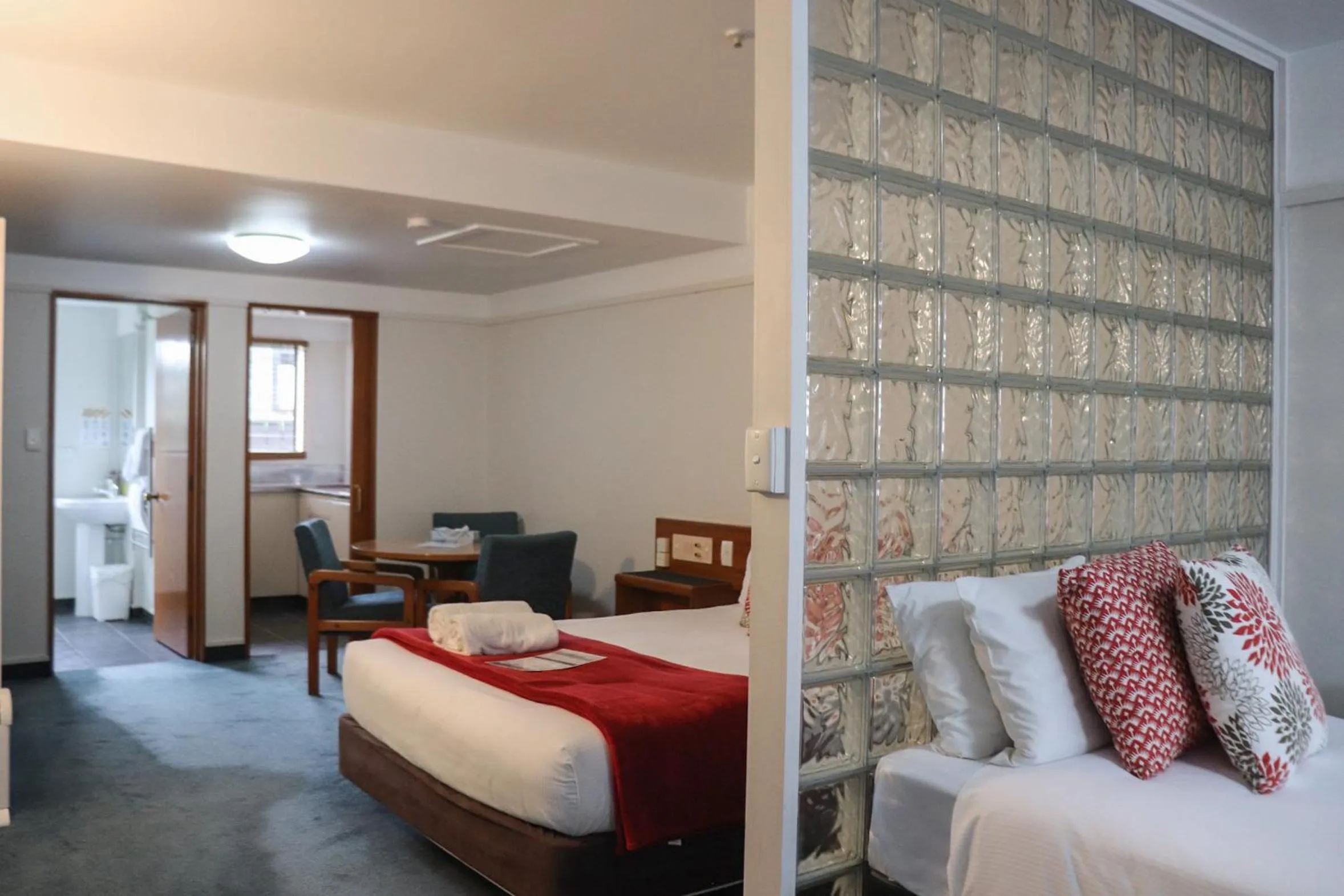 Grande Studio in The Beachcomber Hotel