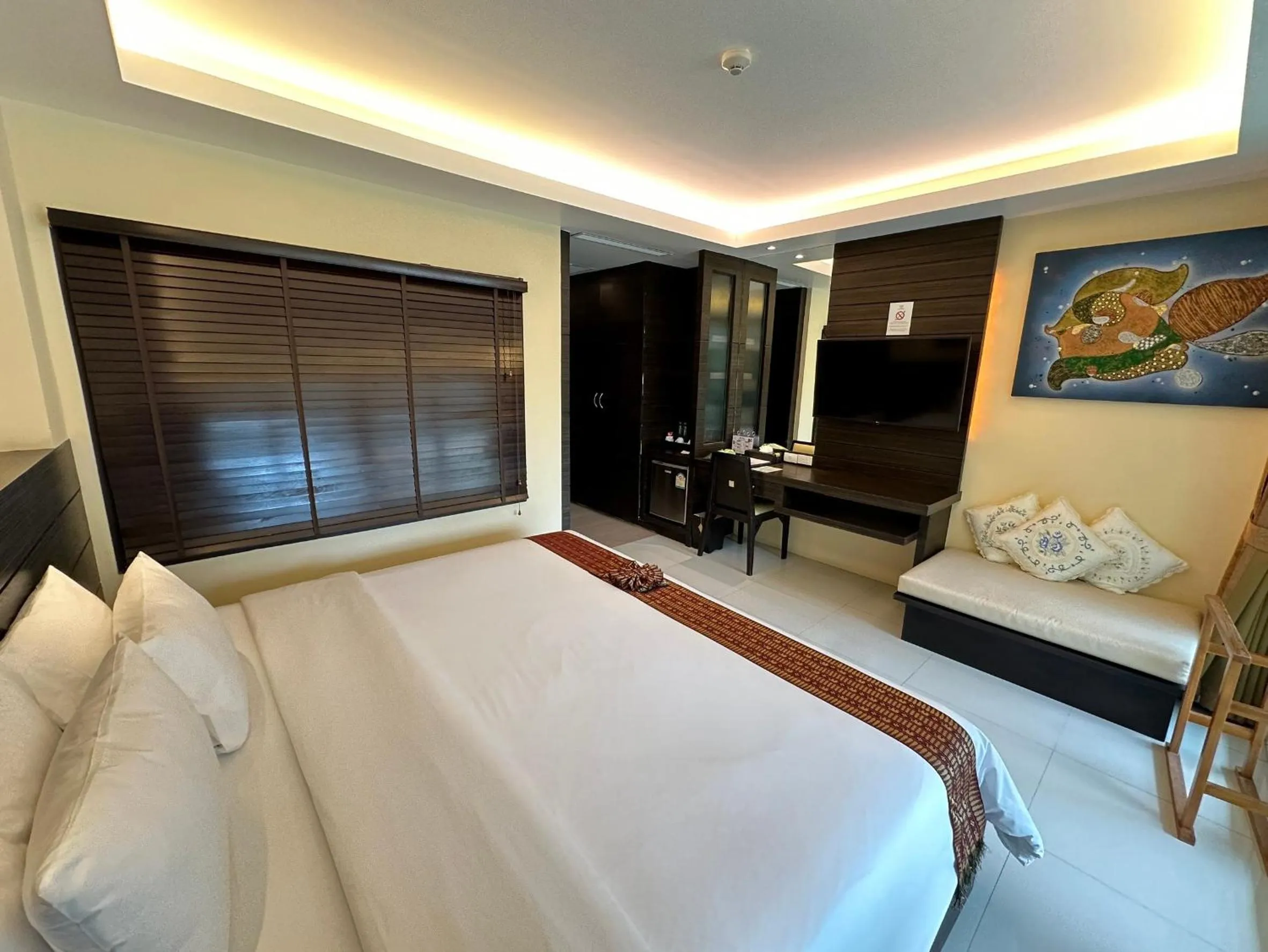 Deluxe Building View Double in R-Mar Resort and Spa Patong, Phuket