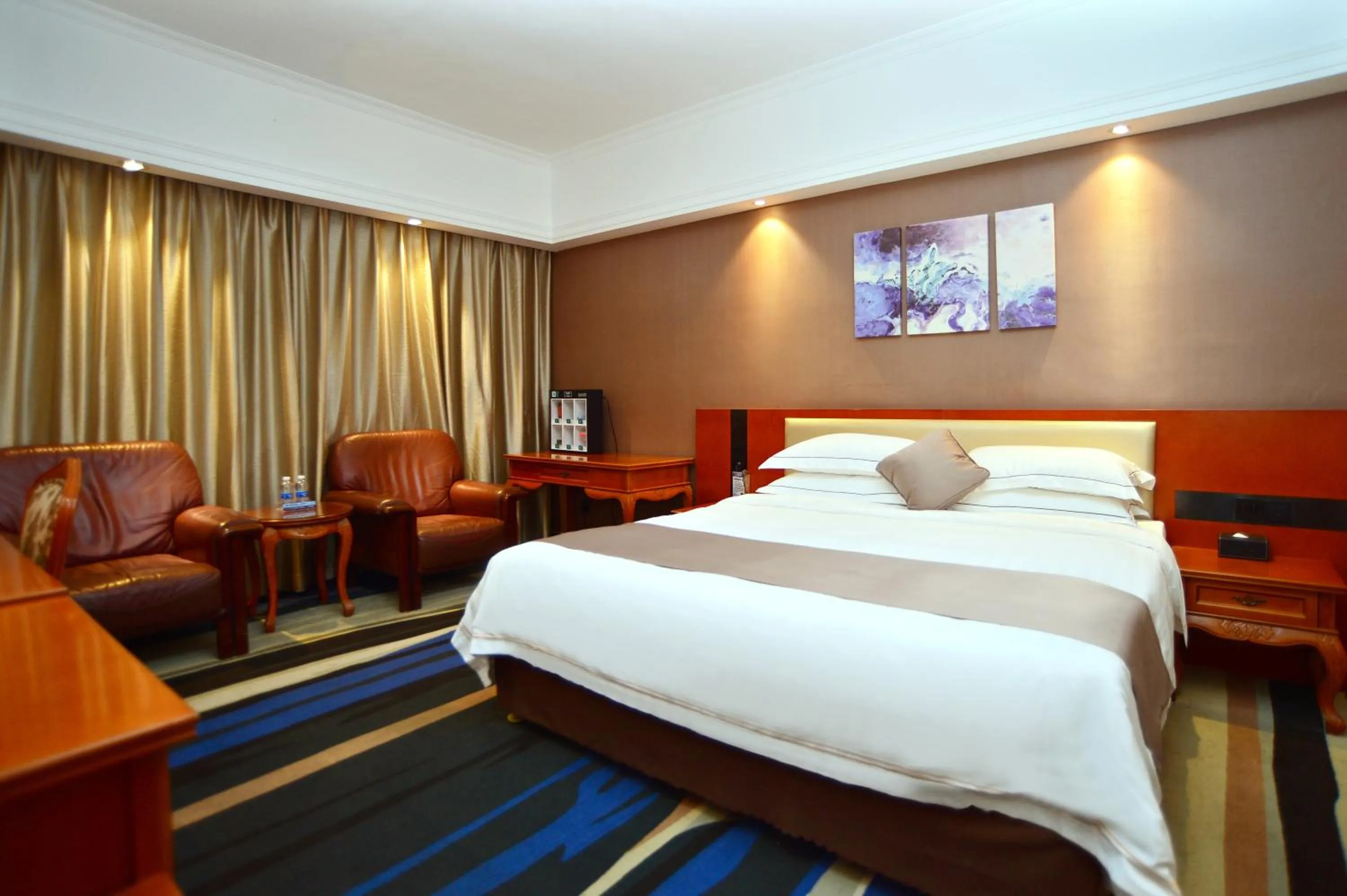 Classic Queen Room in Shenzhen Kaili Hotel, Guomao Shopping Mall